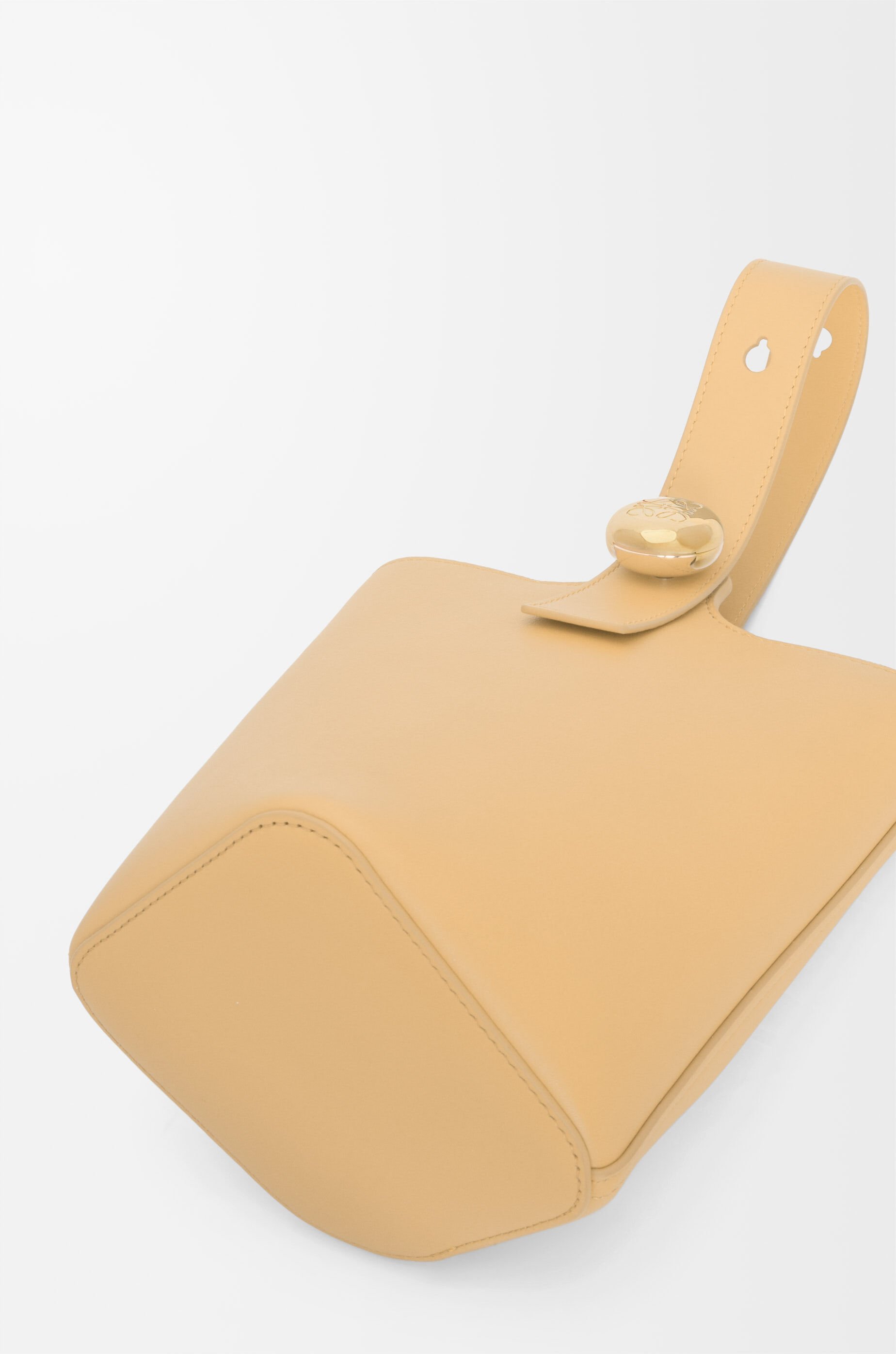 ペブル バケットバッグ ミニ（スムースカーフ）