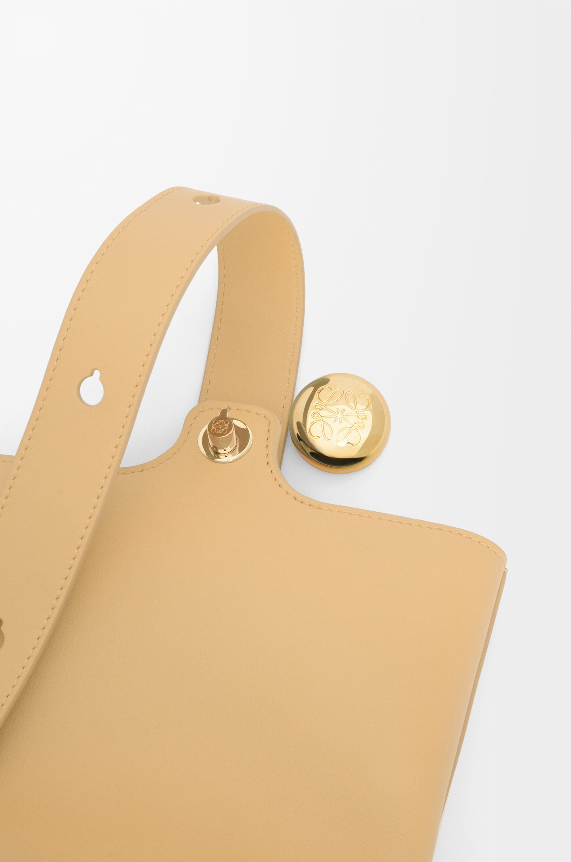 ペブル バケットバッグ ミニ（スムースカーフ）