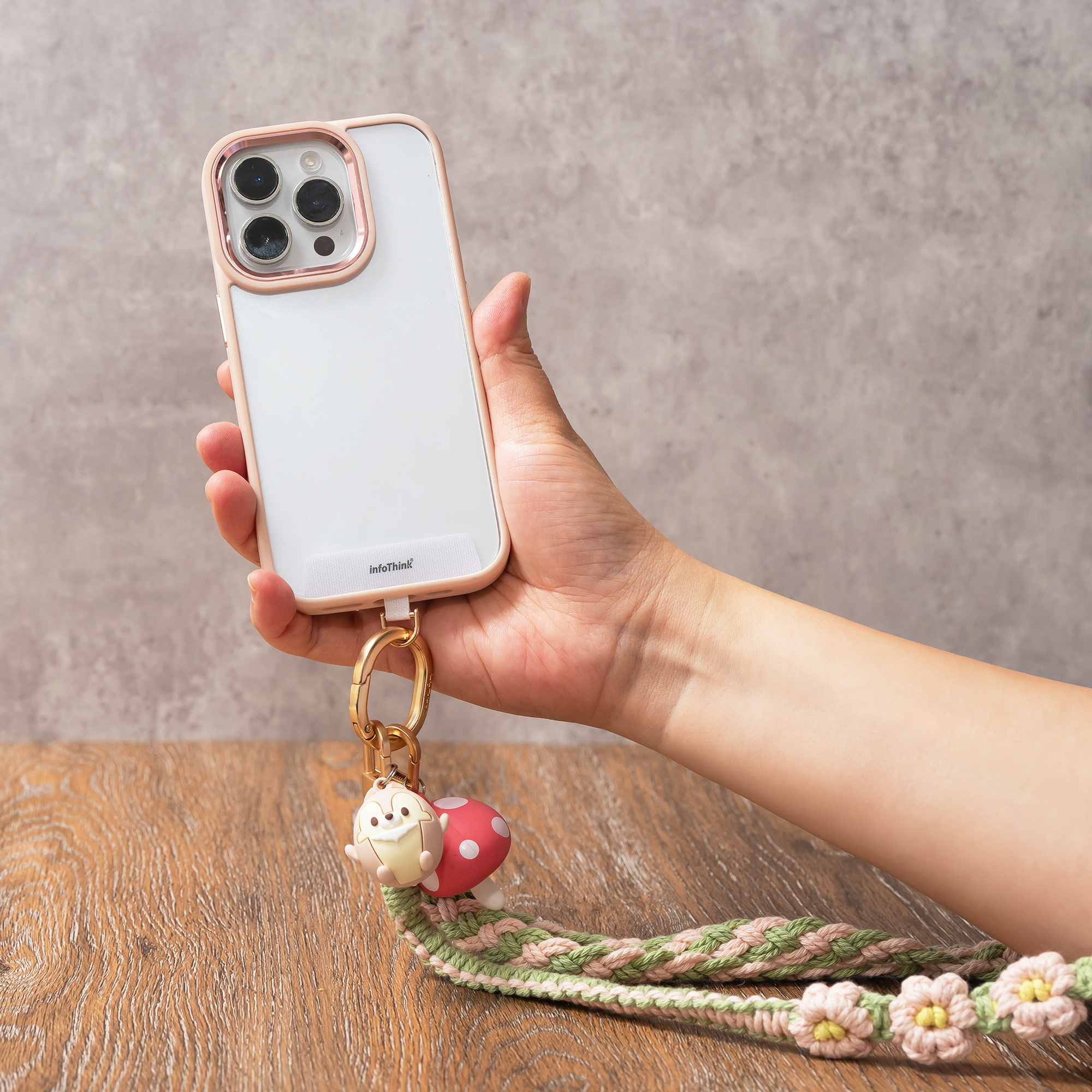 infoThink x Disney Chip & Dale Mobile Lanyard Strap (Chip)