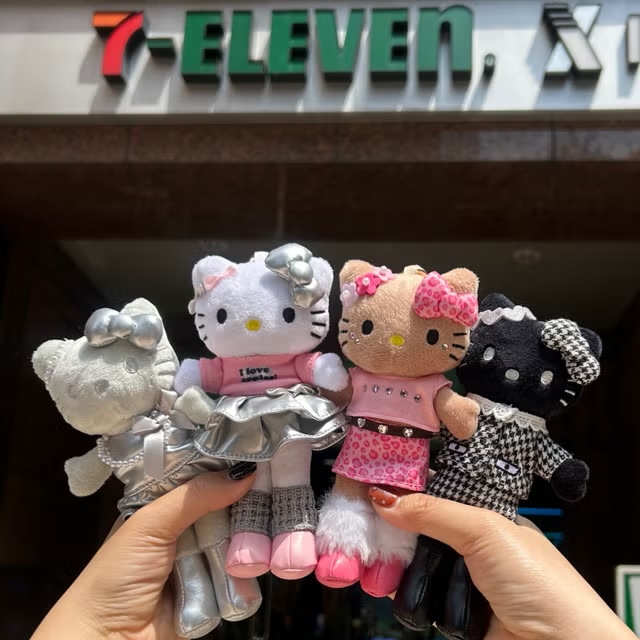 Hello Kitty x Long Legs - Plush charm