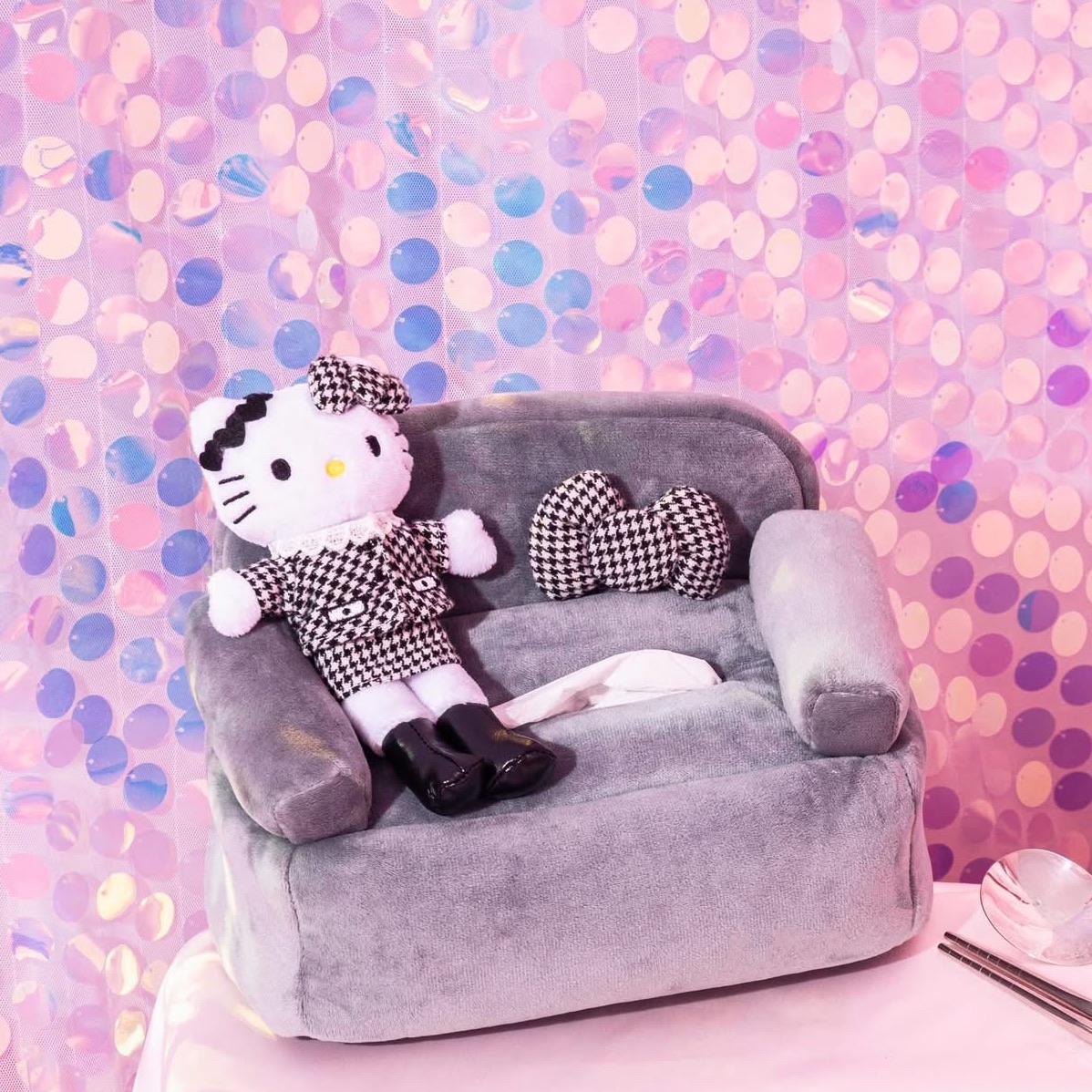 Hello Kitty x Long Legs - Plush tissue cover