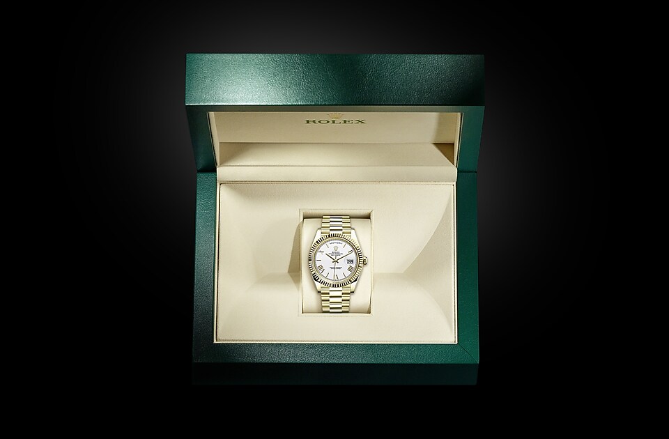 Rolex Day-Date 40 Presidential White dial, Fluted Bezel, President bracelet, Yellow gold Watch