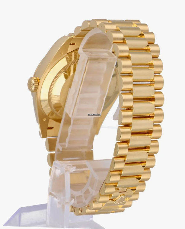 Rolex Day-Date 40 Presidential dial, Fluted Bezel, President bracelet, 2022 model Yellow gold Watch 228238-0004