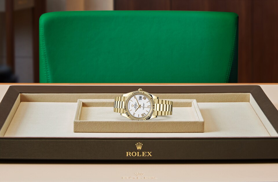 Rolex Day-Date 40 Presidential White dial, Fluted Bezel, President bracelet, Yellow gold Watch