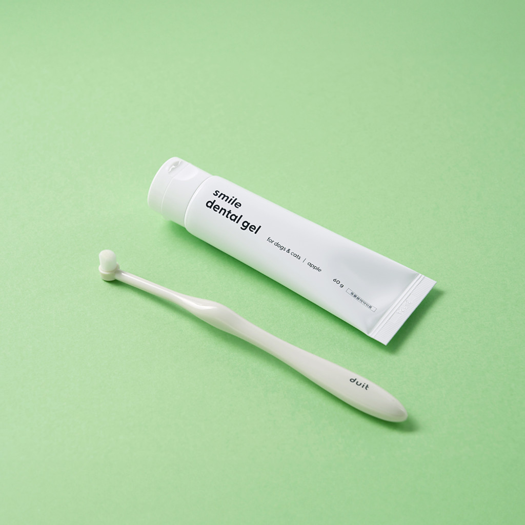 smile dental brush and dental gel
