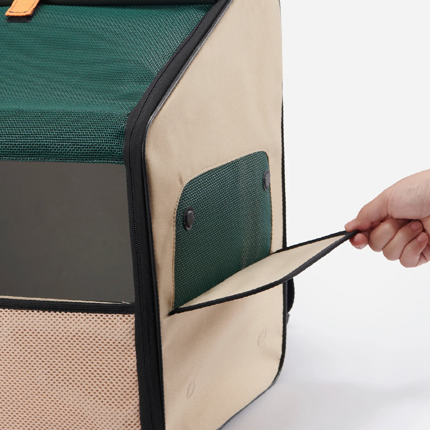 Expandable Travel Habitat Carrier