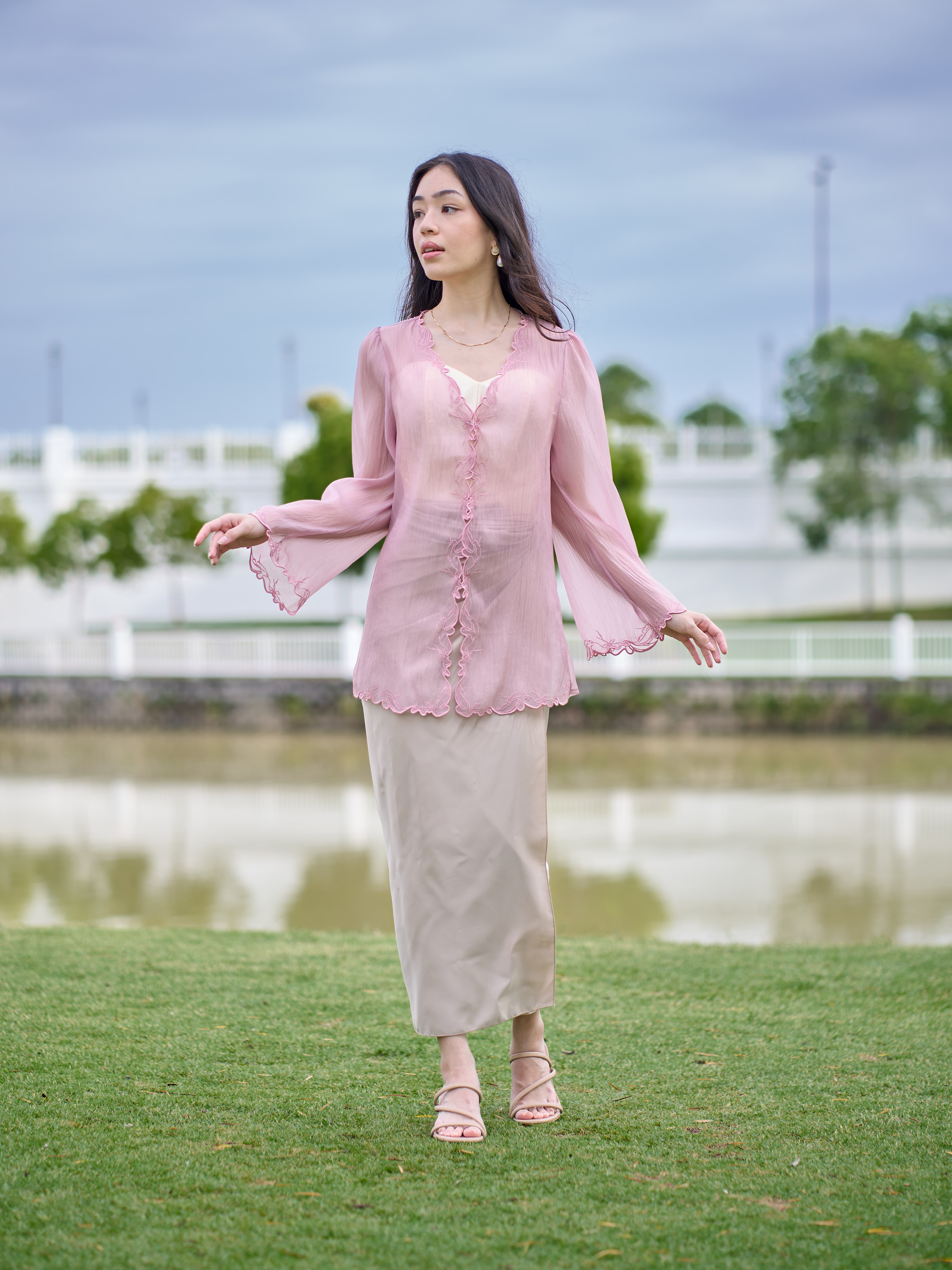 Sofira Kebaya in Rose Blush