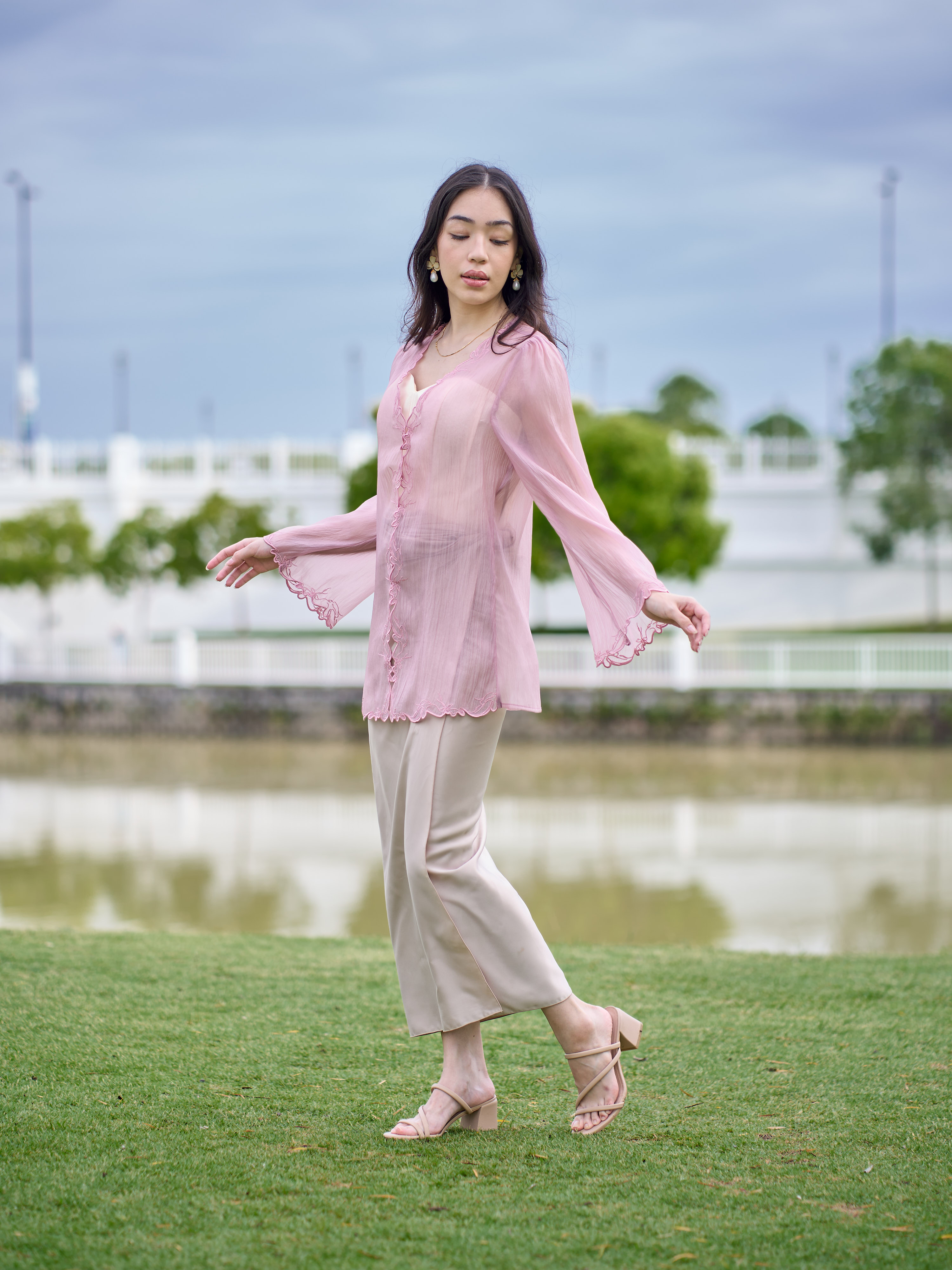 Sofira Kebaya in Rose Blush