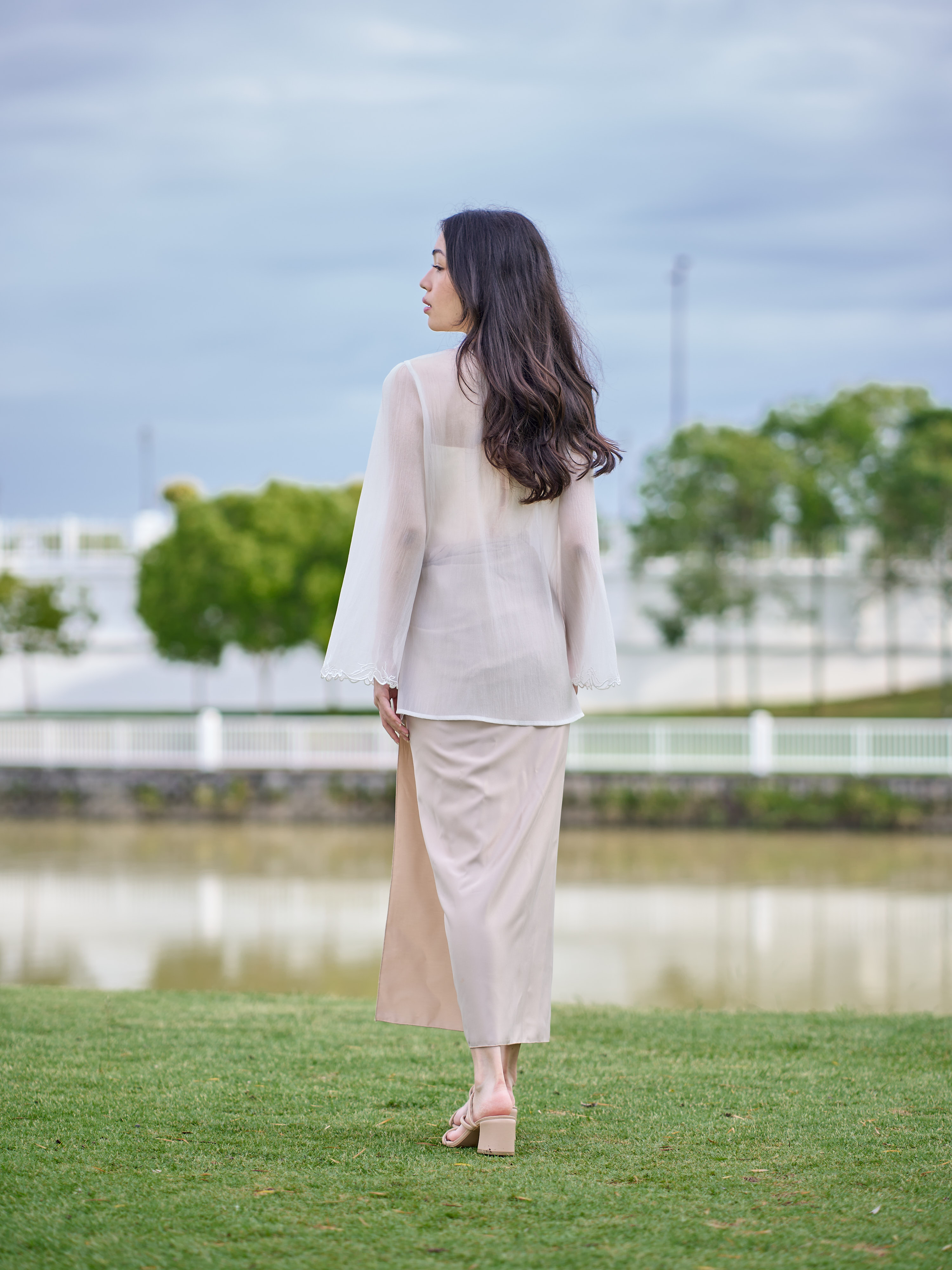 Sofira Kebaya in Moonlit Glow