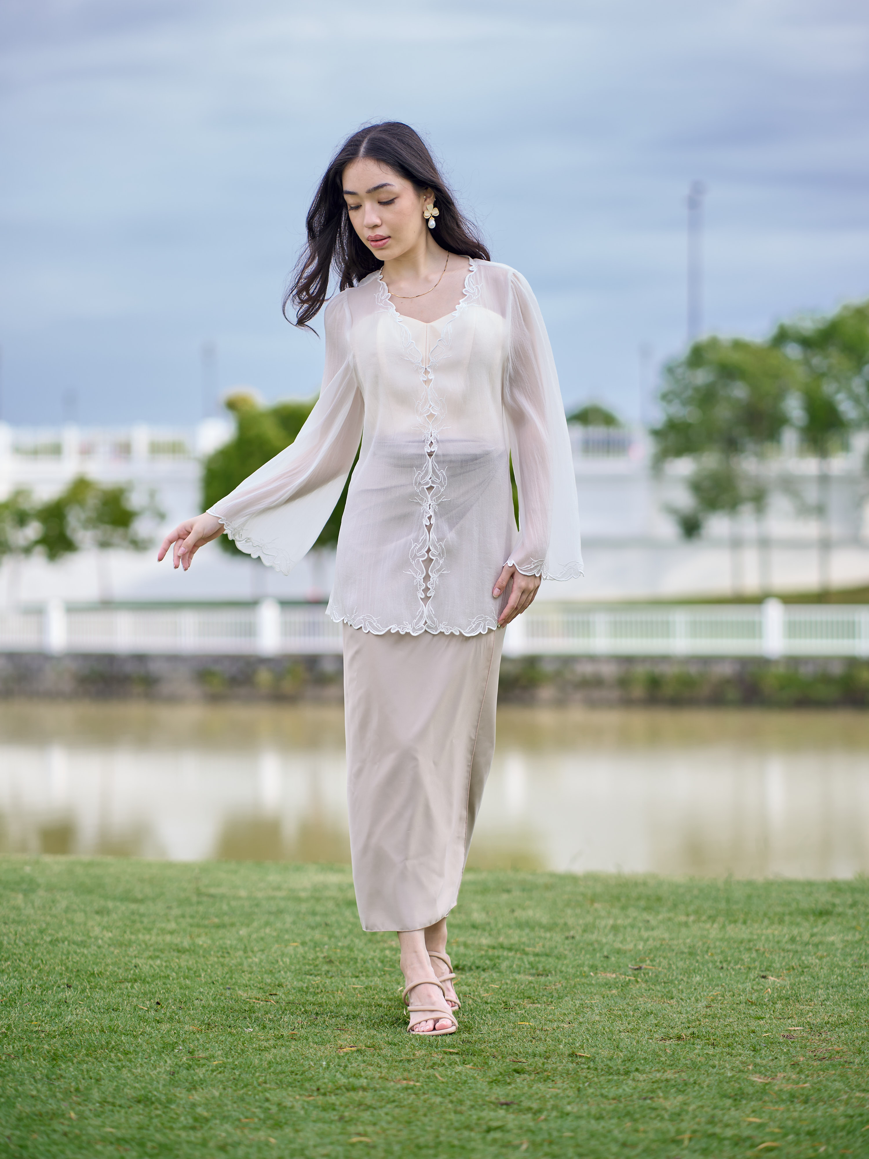 Sofira Kebaya in Moonlit Glow