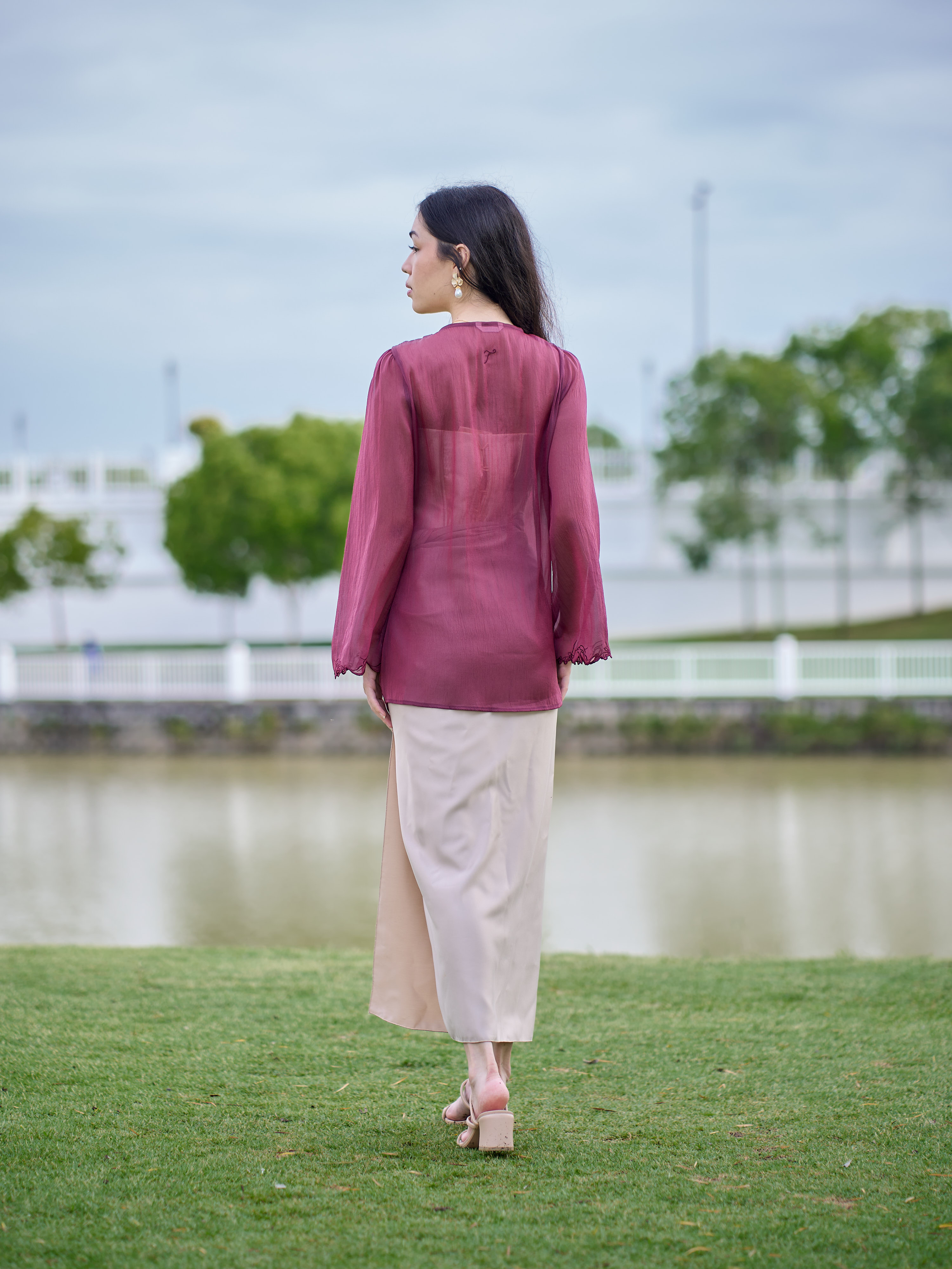 Sofira Kebaya in Mulberry Veil