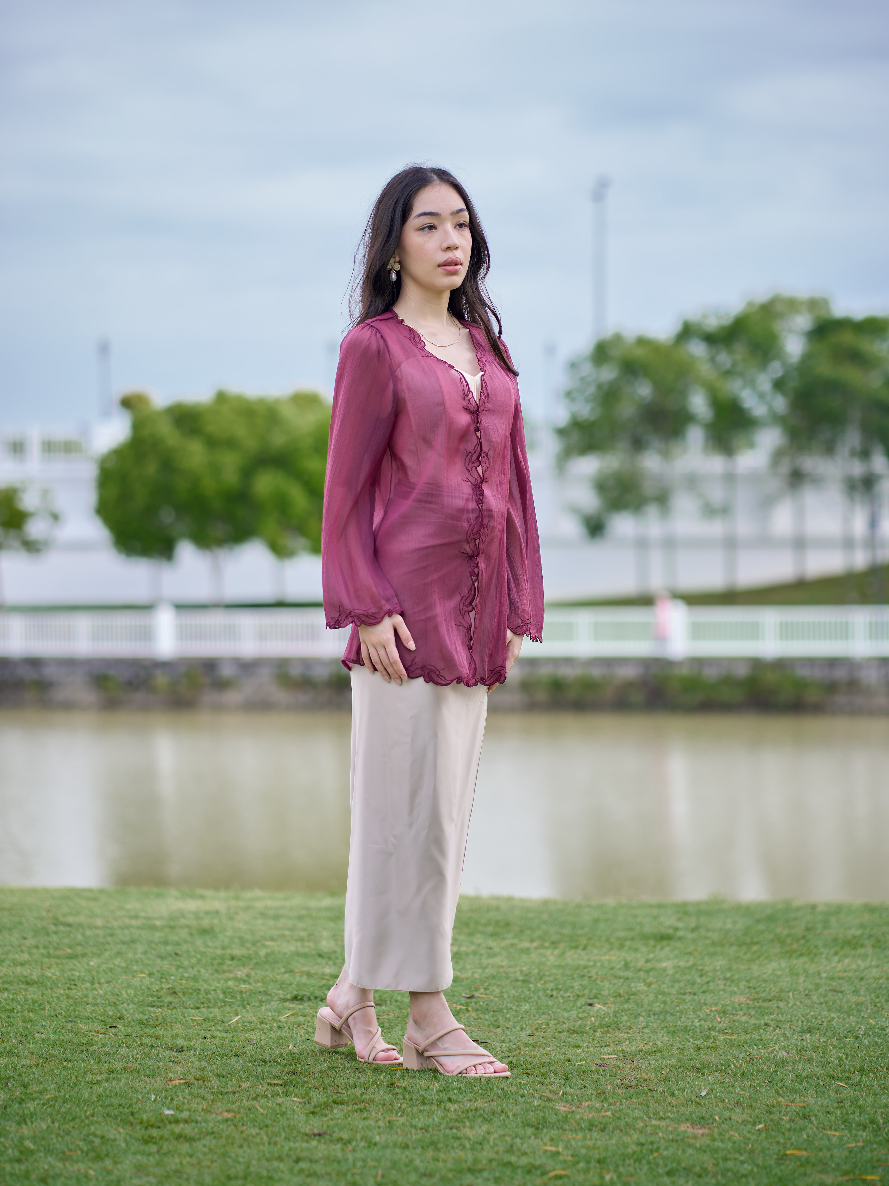 Sofira Kebaya in Mulberry Veil