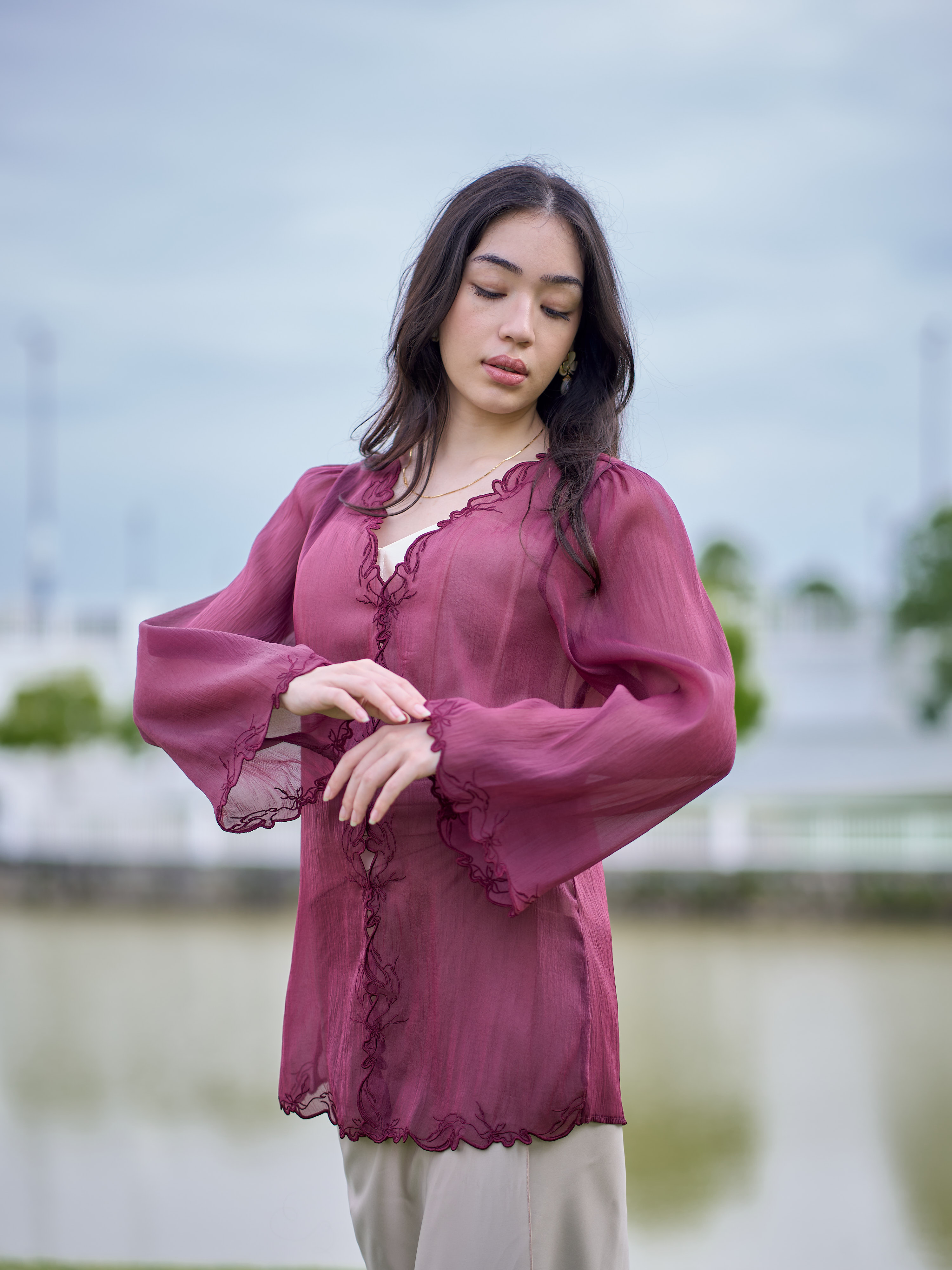 Sofira Kebaya in Mulberry Veil