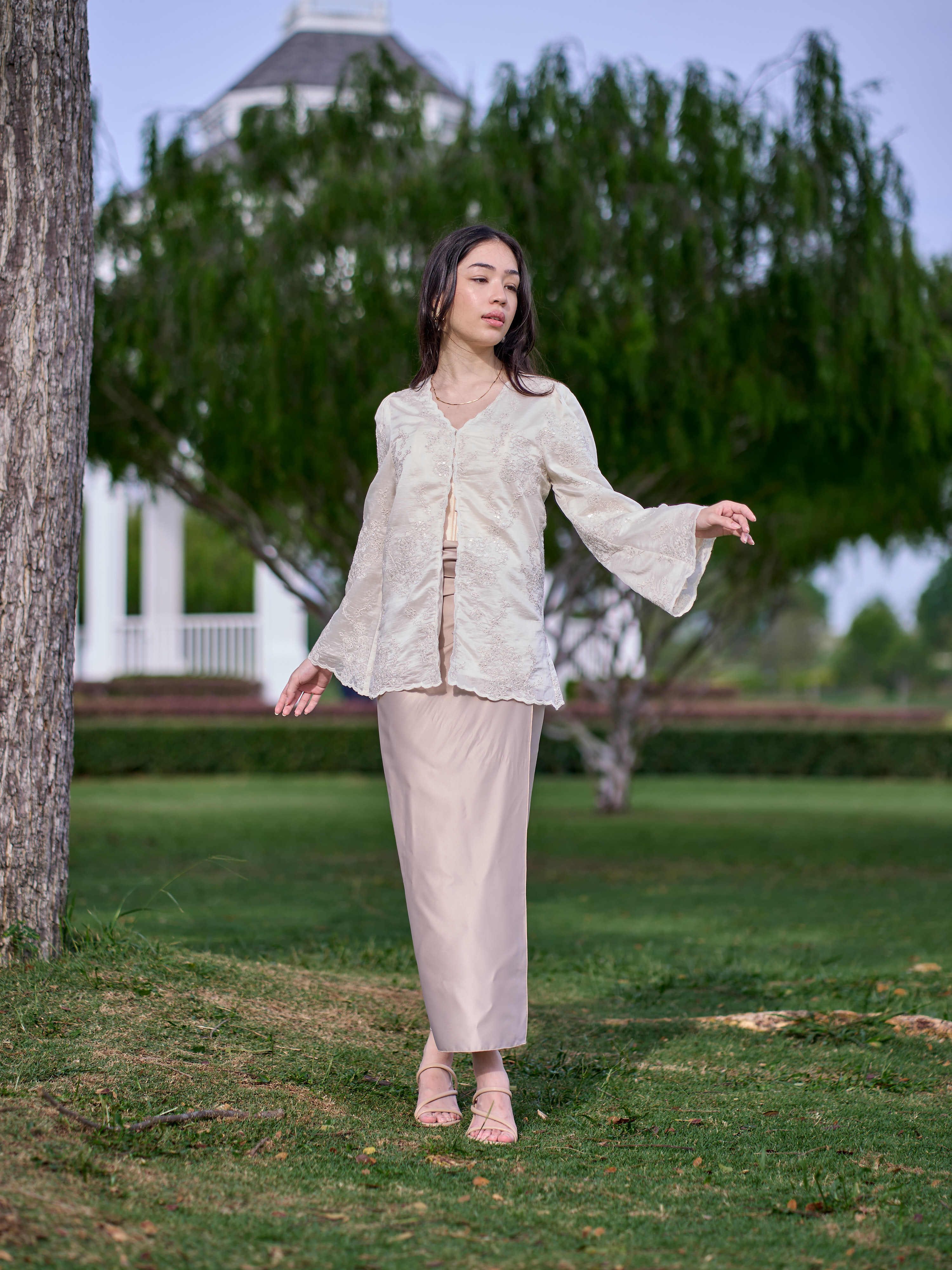 Ivory Bloom Kebaya in Off White