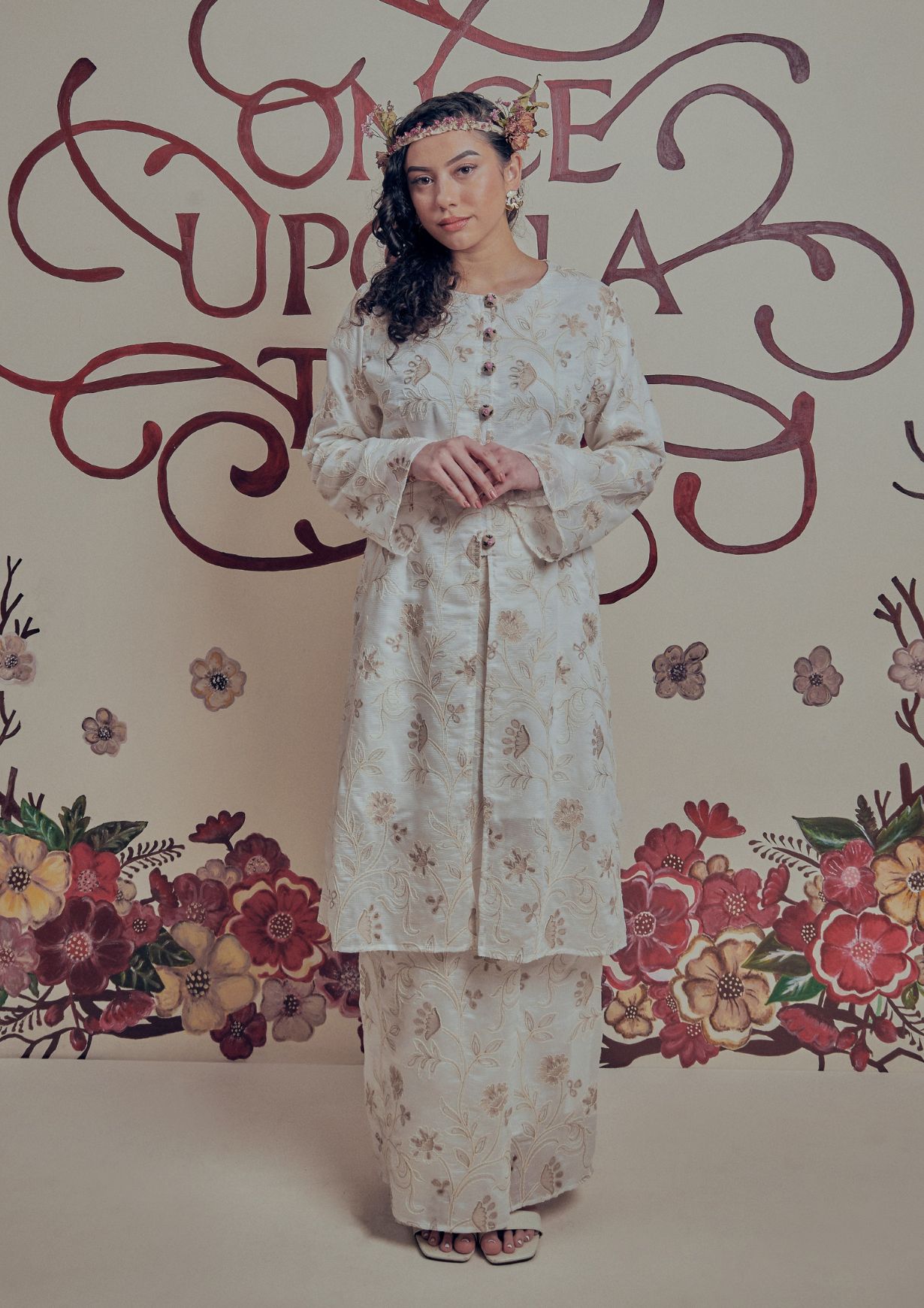 Luna Kebarung in Lush