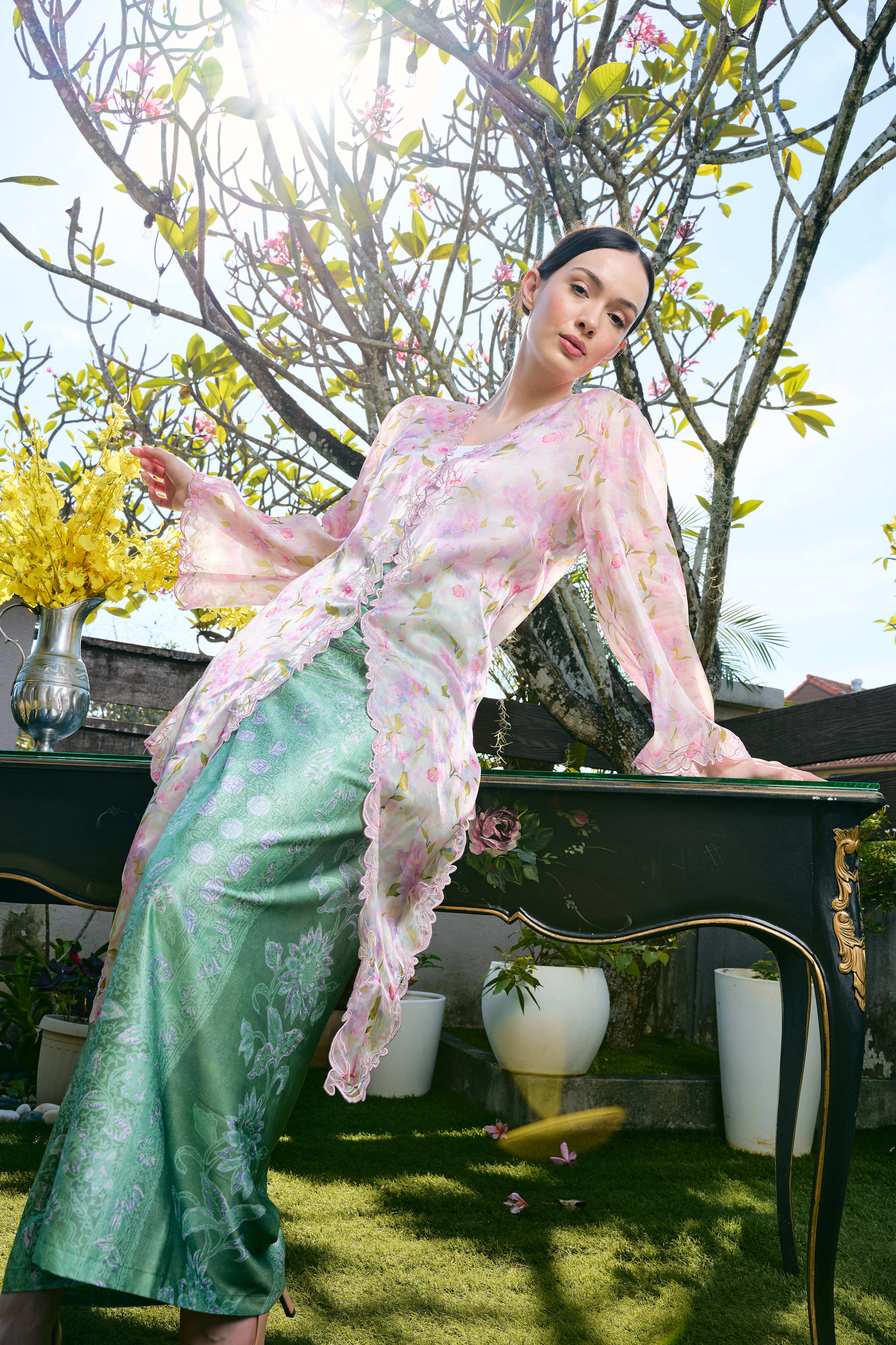 Zamrud Lestari Pareo