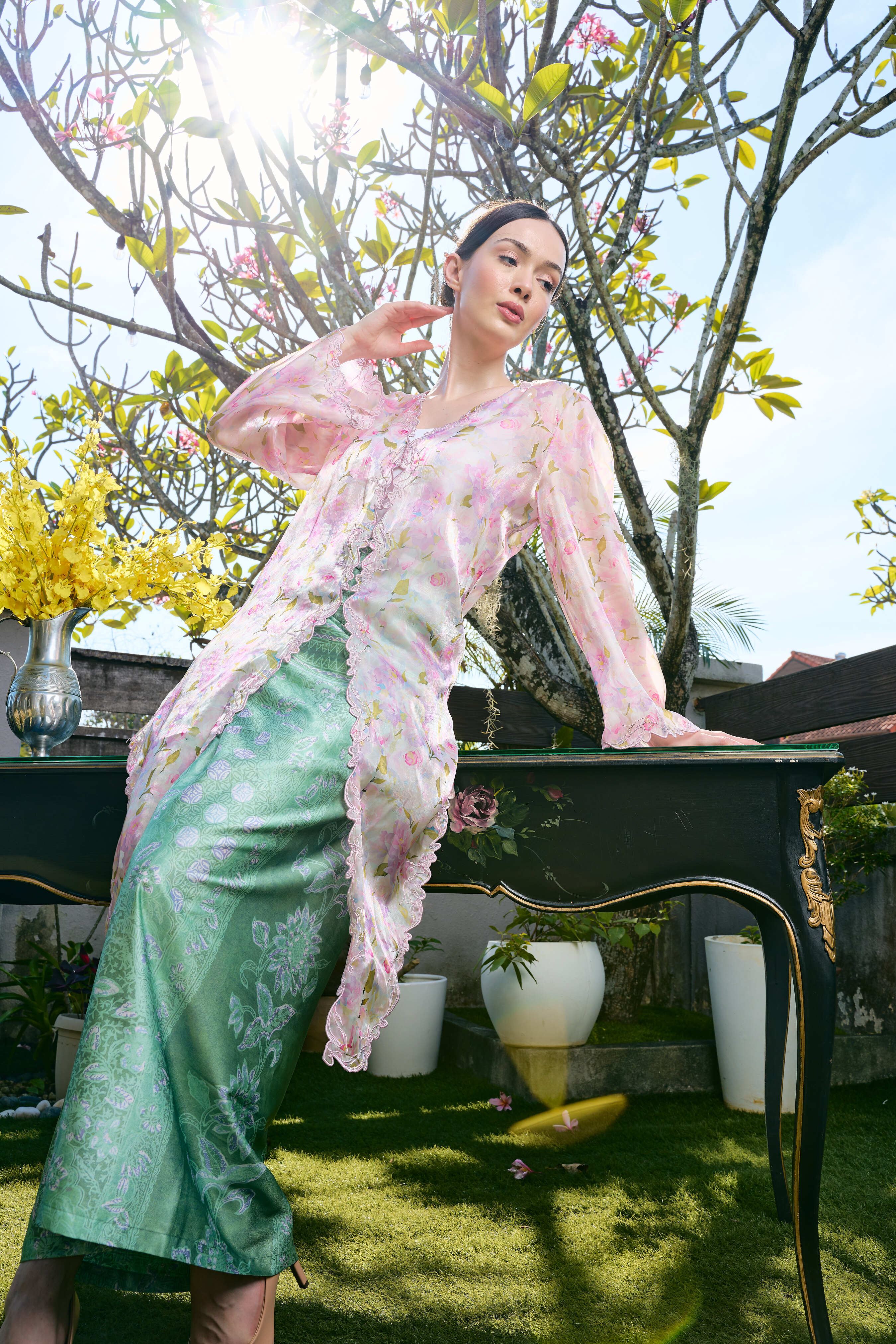 Zamrud Lestari Pareo