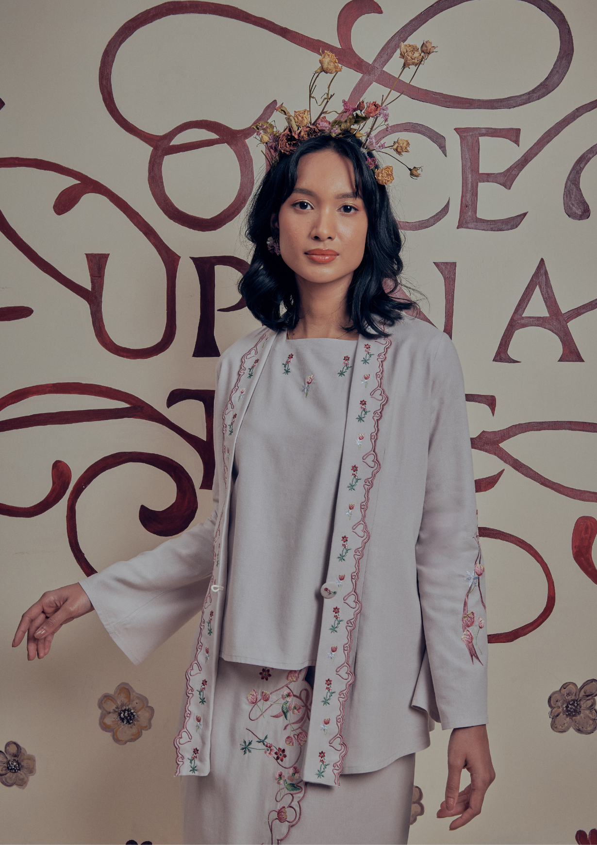 Charm Kebaya in Alice