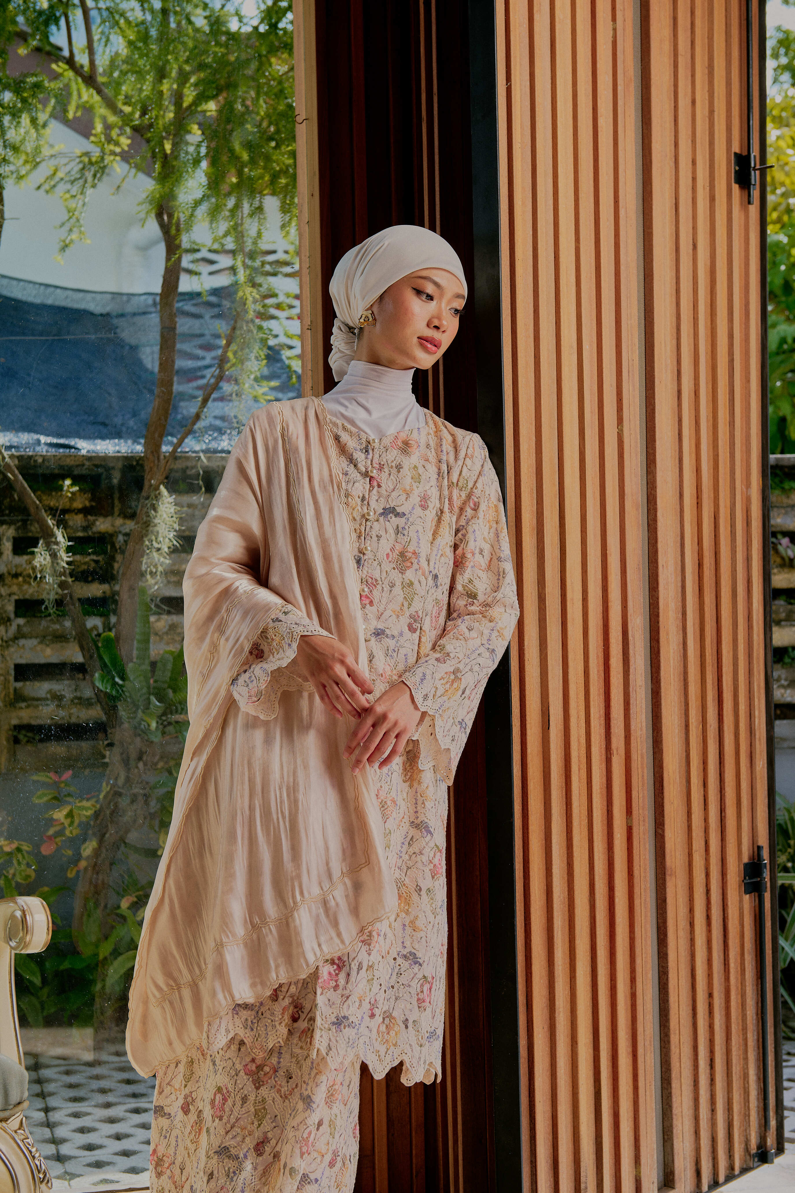 Verdant Beige Veil