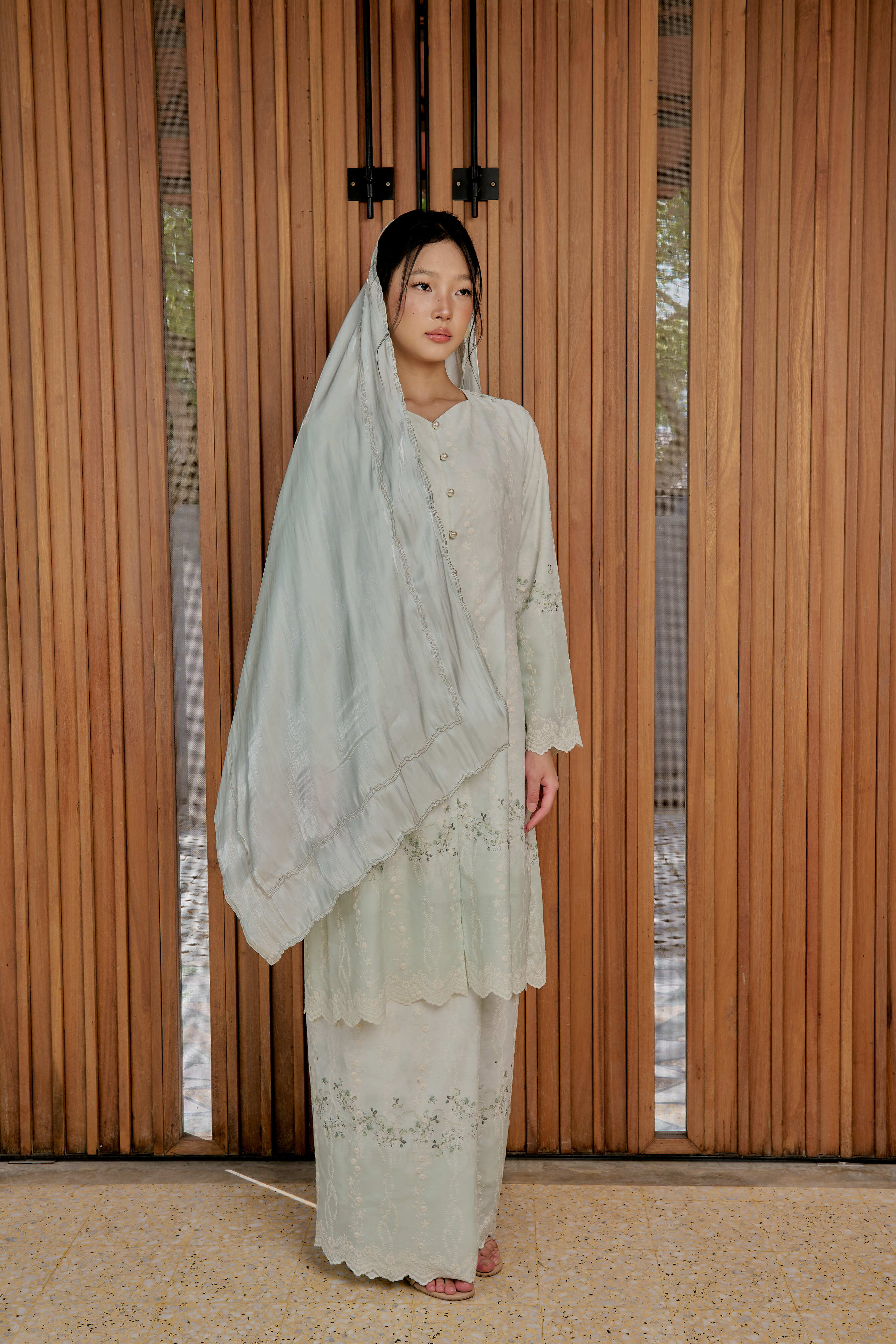 Minted Moss Kebarung