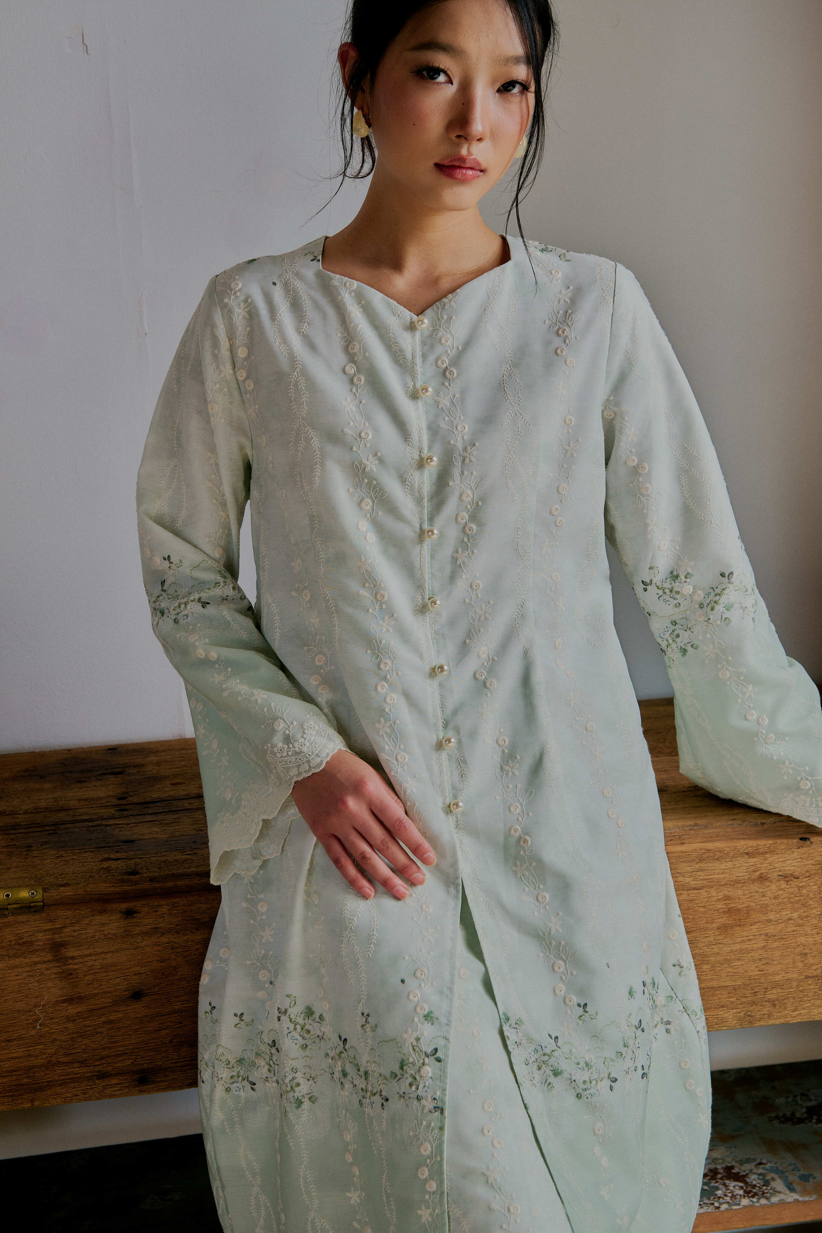 Minted Moss Kebarung