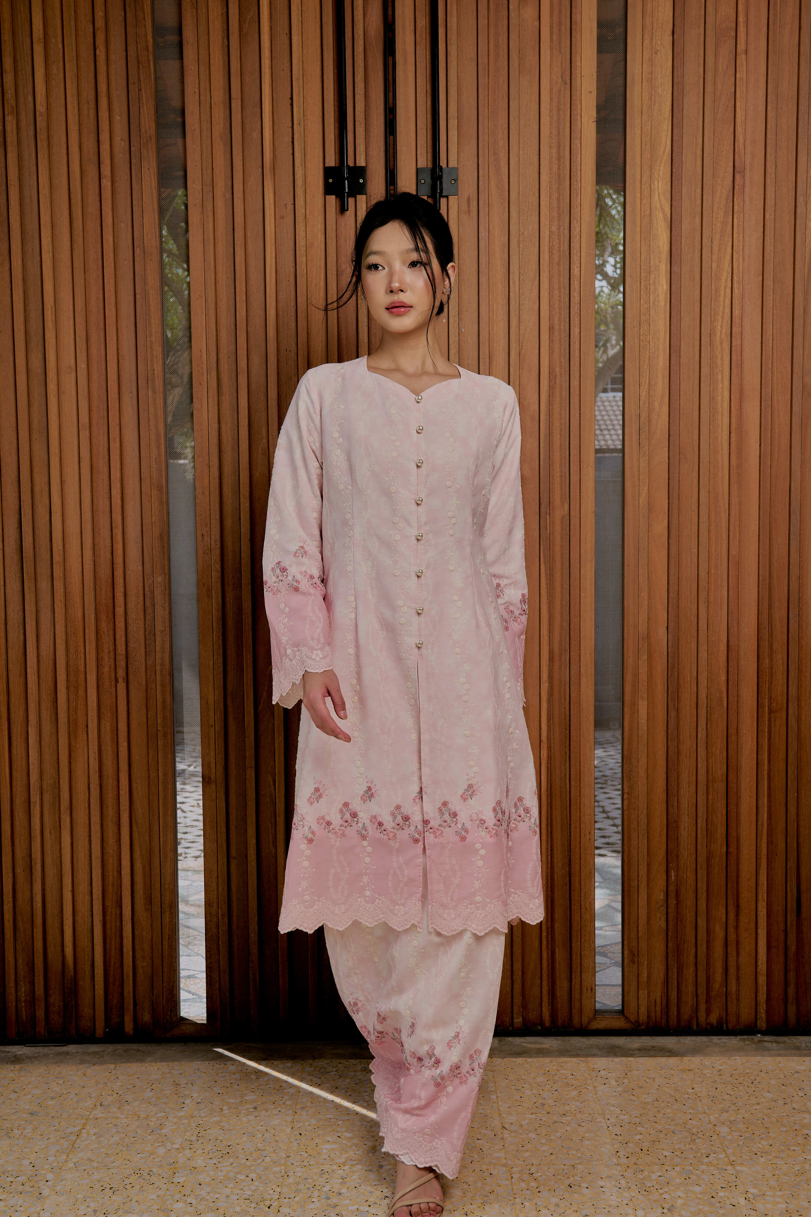 Blushing Rose Kebarung