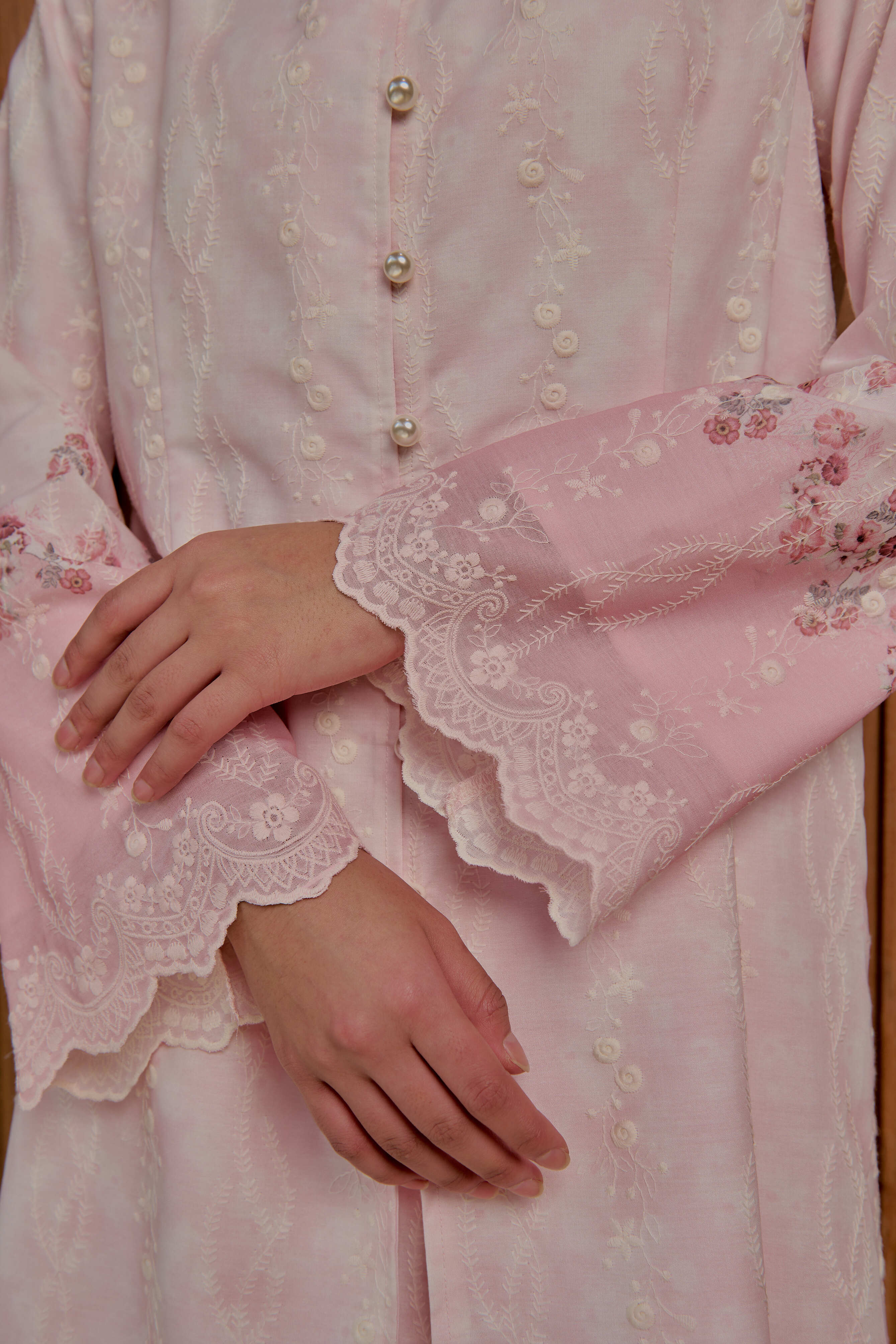 Blushing Rose Kebarung