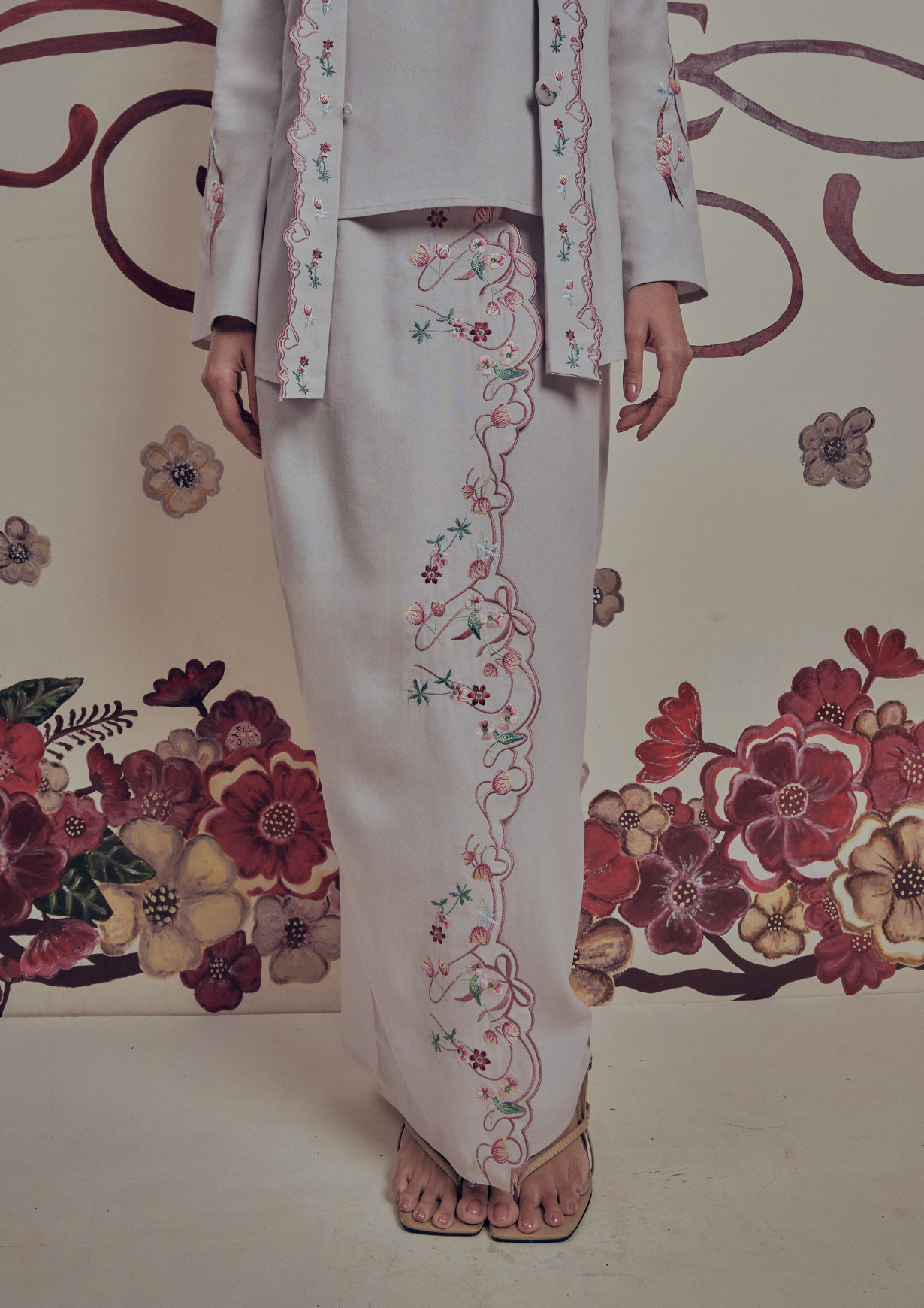 Charm Kebaya in Alice