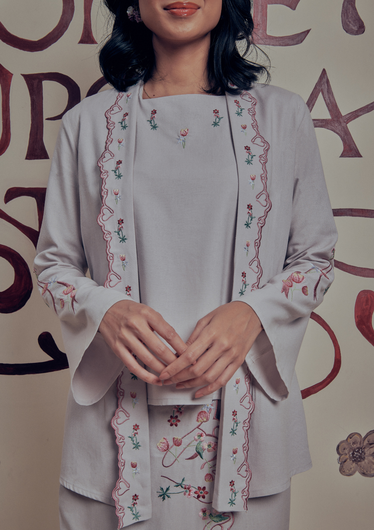 Charm Kebaya in Alice