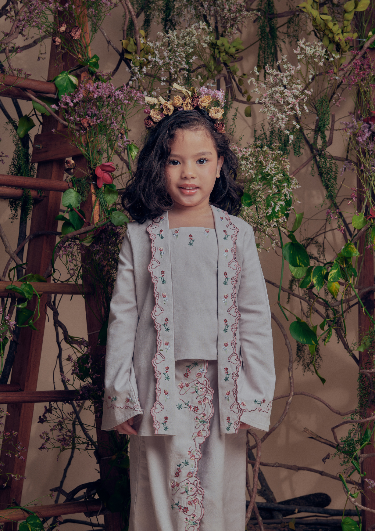Little Charm Kebaya in Alice