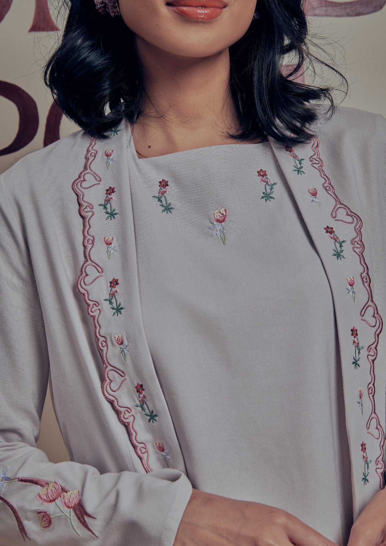 Charm Kebaya in Alice