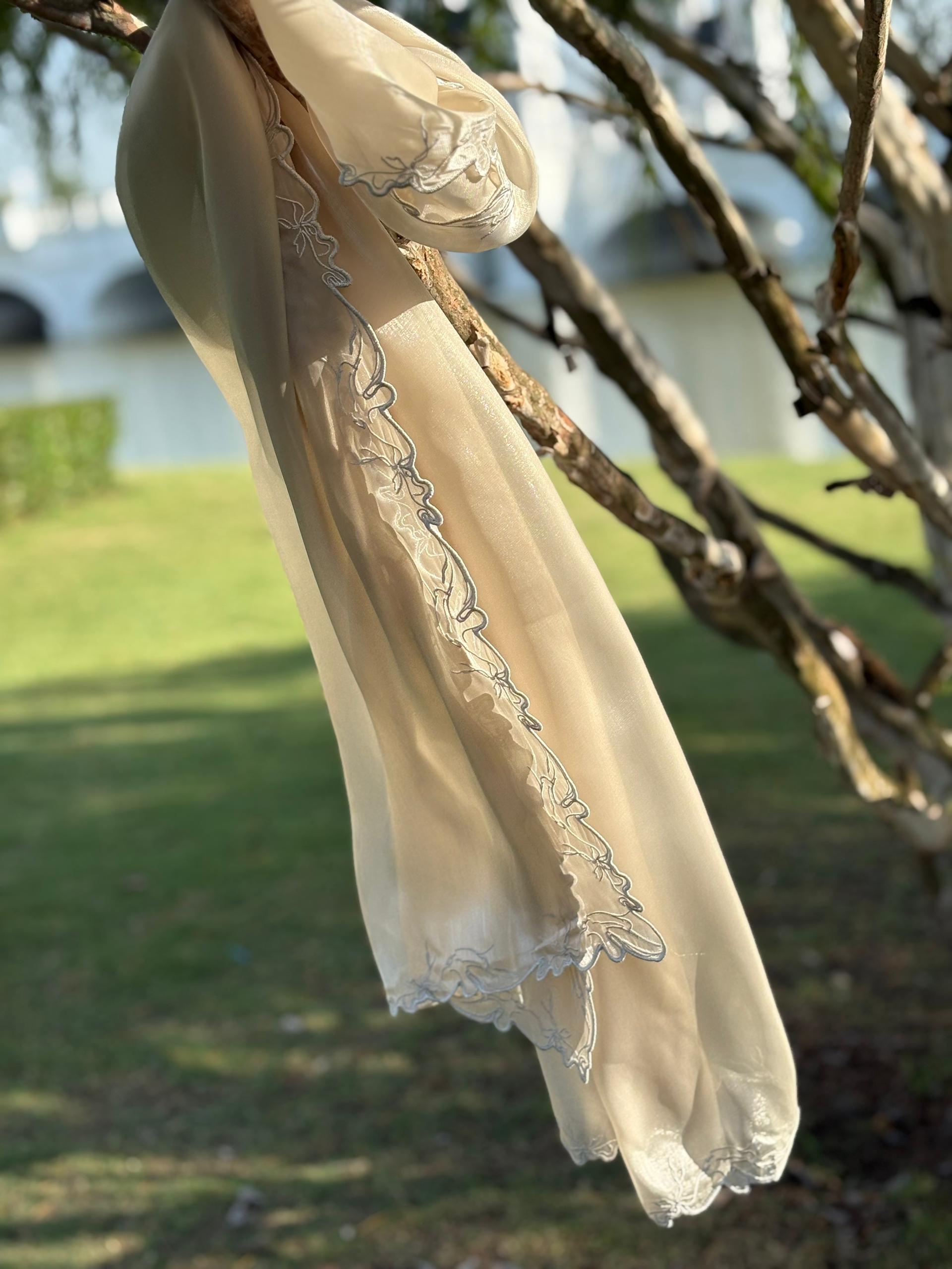 Twilight Veil in Ivory