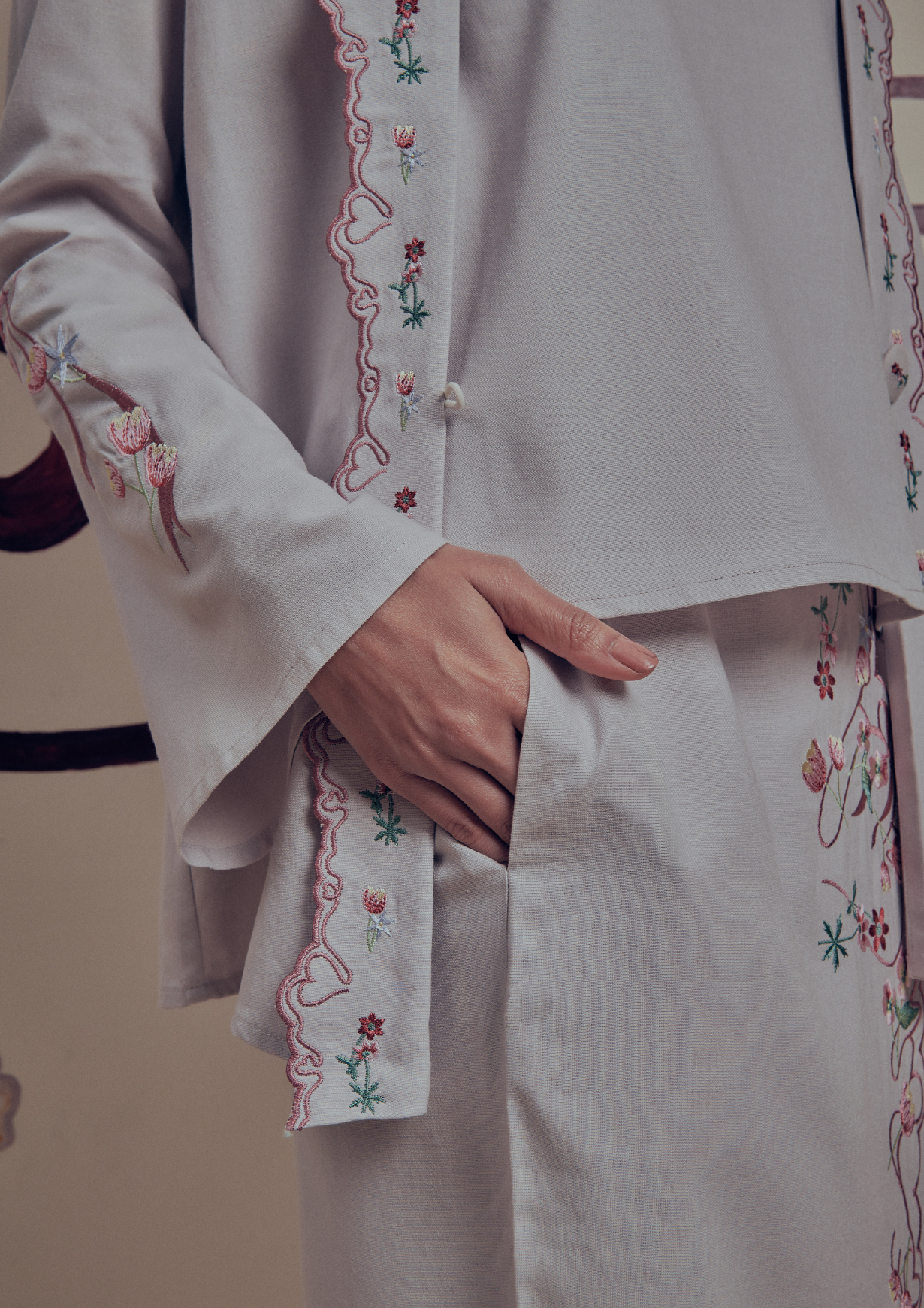 Charm Kebaya in Alice