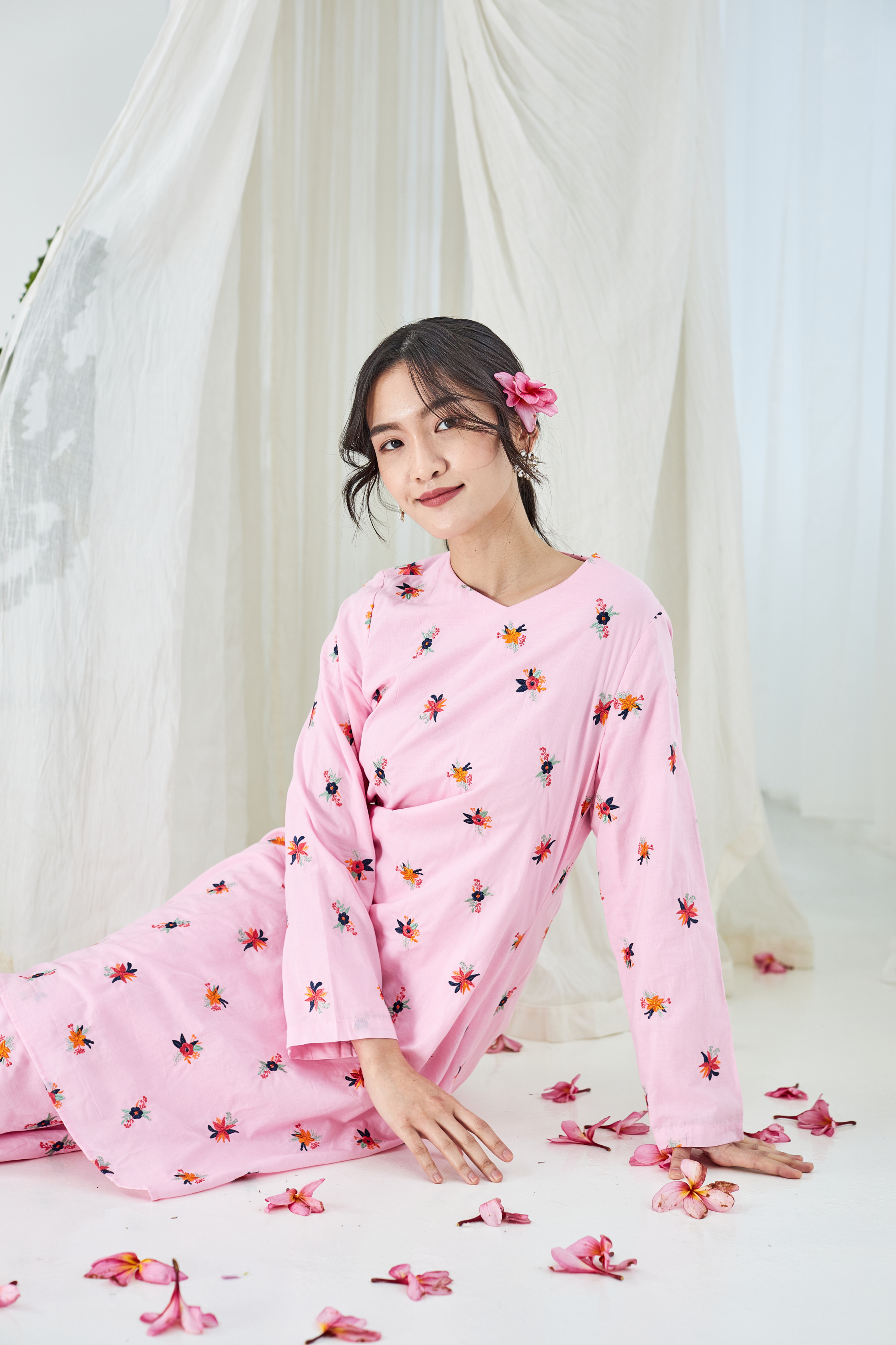 Juwita Kurung Pahang In Pink