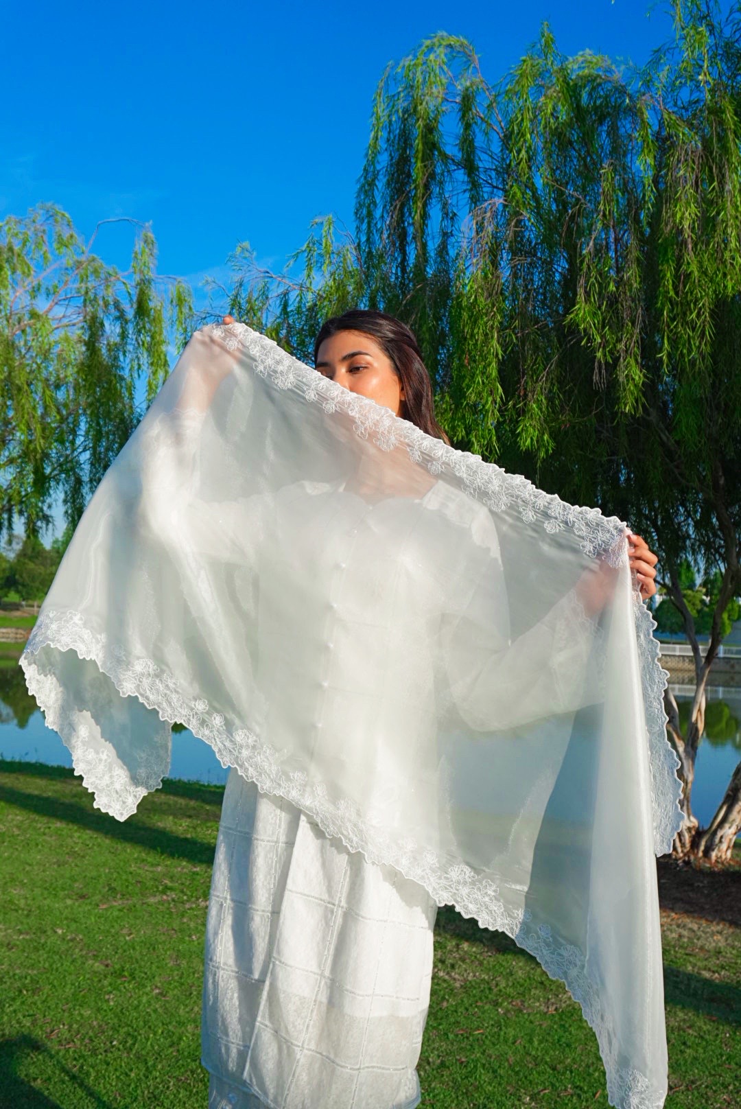 Petal Veil in White