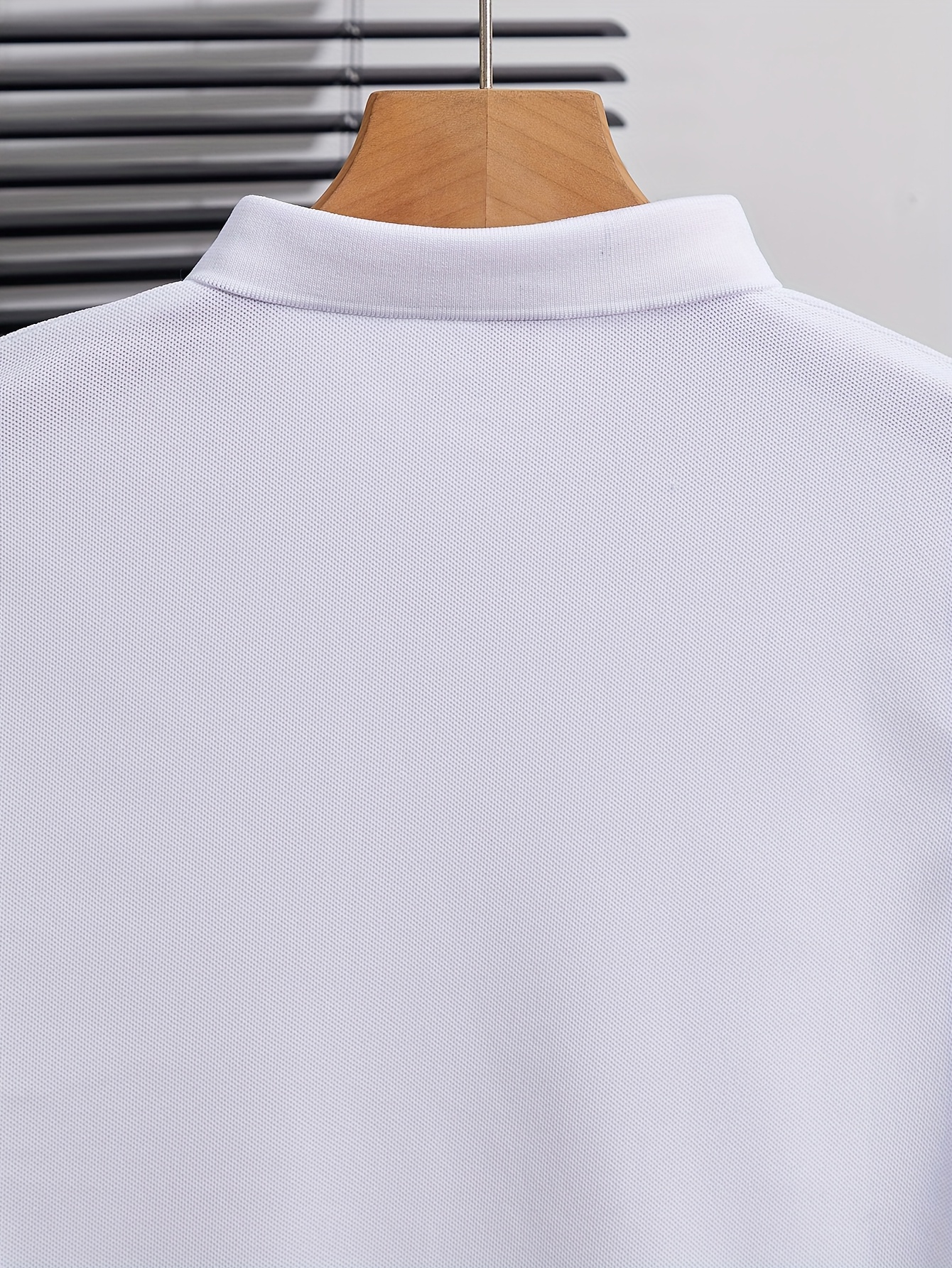Summer! Solid Color Short-Sleeve Polo Shirt for Kids, Simple Label Design, Wrinkle-Resistant, Not Easily Deformed, Fresh and Breathable T-Shirt Top, Preppy Style, Boys' Daily Wear Lapel Shirt, Summer, Regular Fit