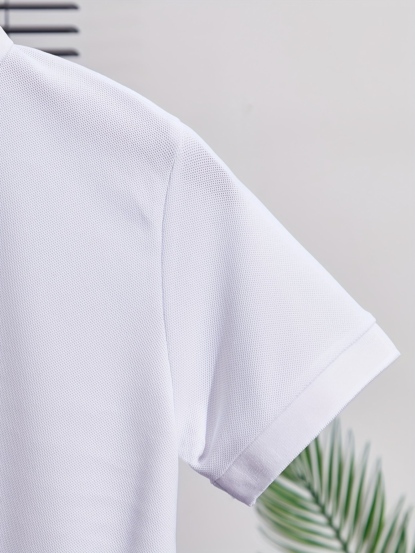 Summer! Solid Color Short-Sleeve Polo Shirt for Kids, Simple Label Design, Wrinkle-Resistant, Not Easily Deformed, Fresh and Breathable T-Shirt Top, Preppy Style, Boys' Daily Wear Lapel Shirt, Summer, Regular Fit