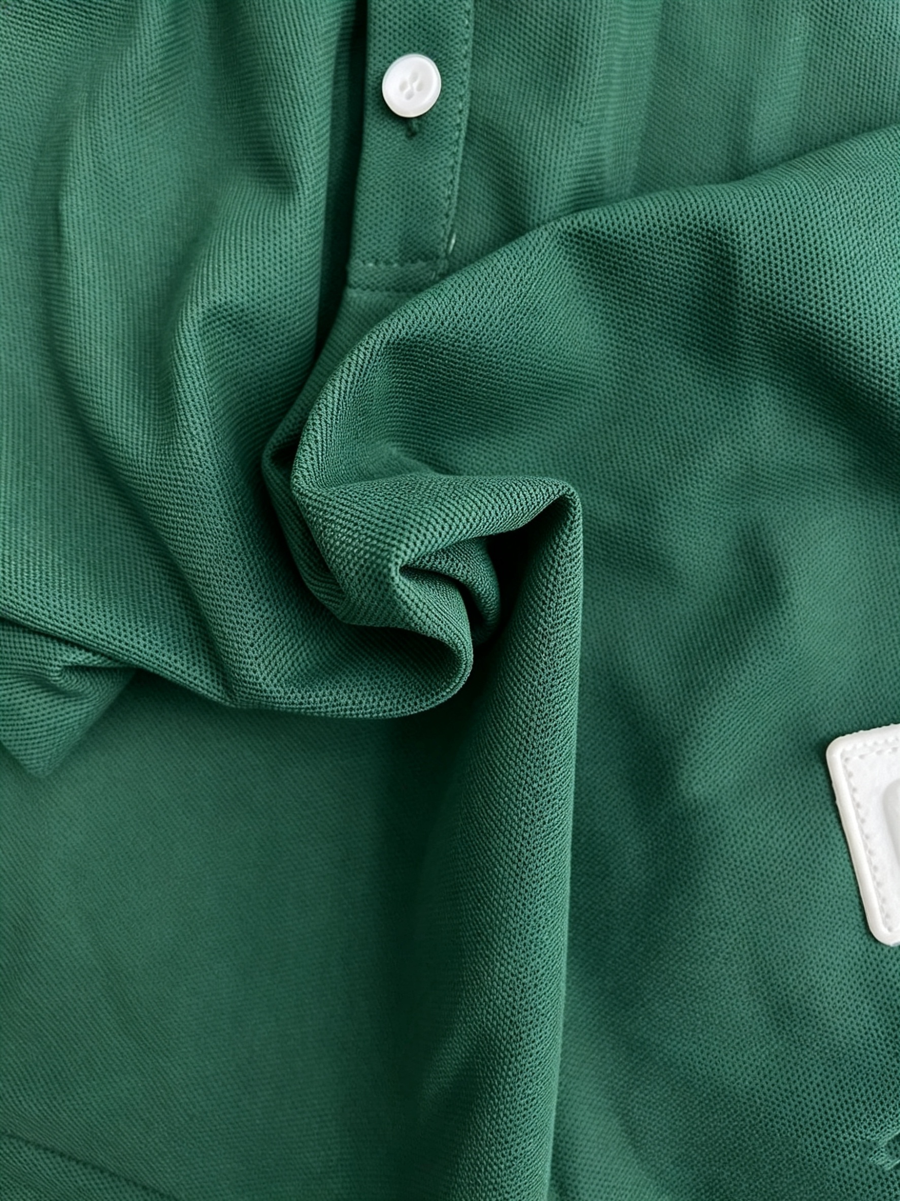 Summer! Solid Color Short-Sleeve Polo Shirt for Kids, Simple Label Design, Wrinkle-Resistant, Not Easily Deformed, Fresh and Breathable T-Shirt Top, Preppy Style, Boys' Daily Wear Lapel Shirt, Summer, Regular Fit