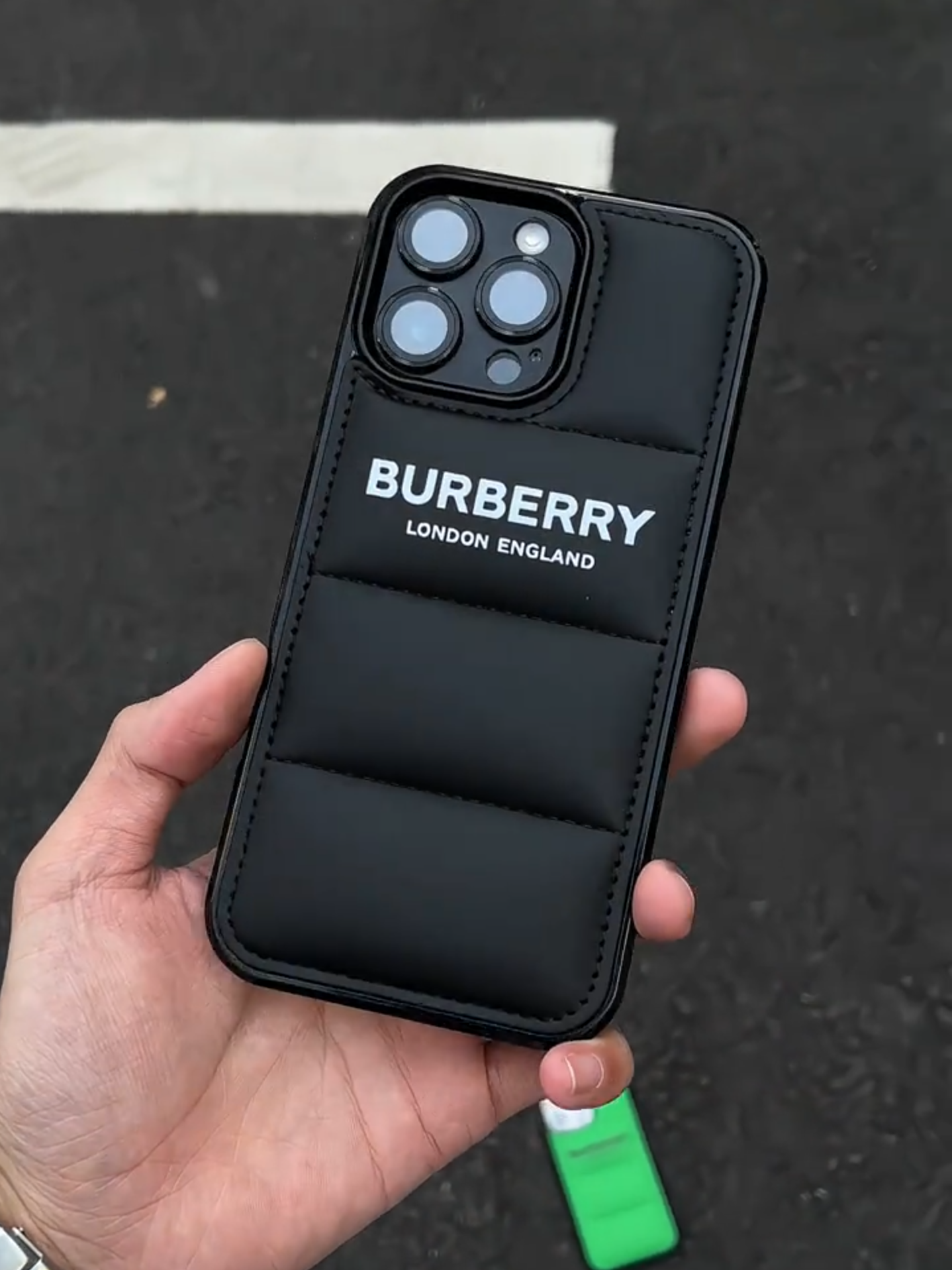 巴寶莉全包羽絨防摔手機殼