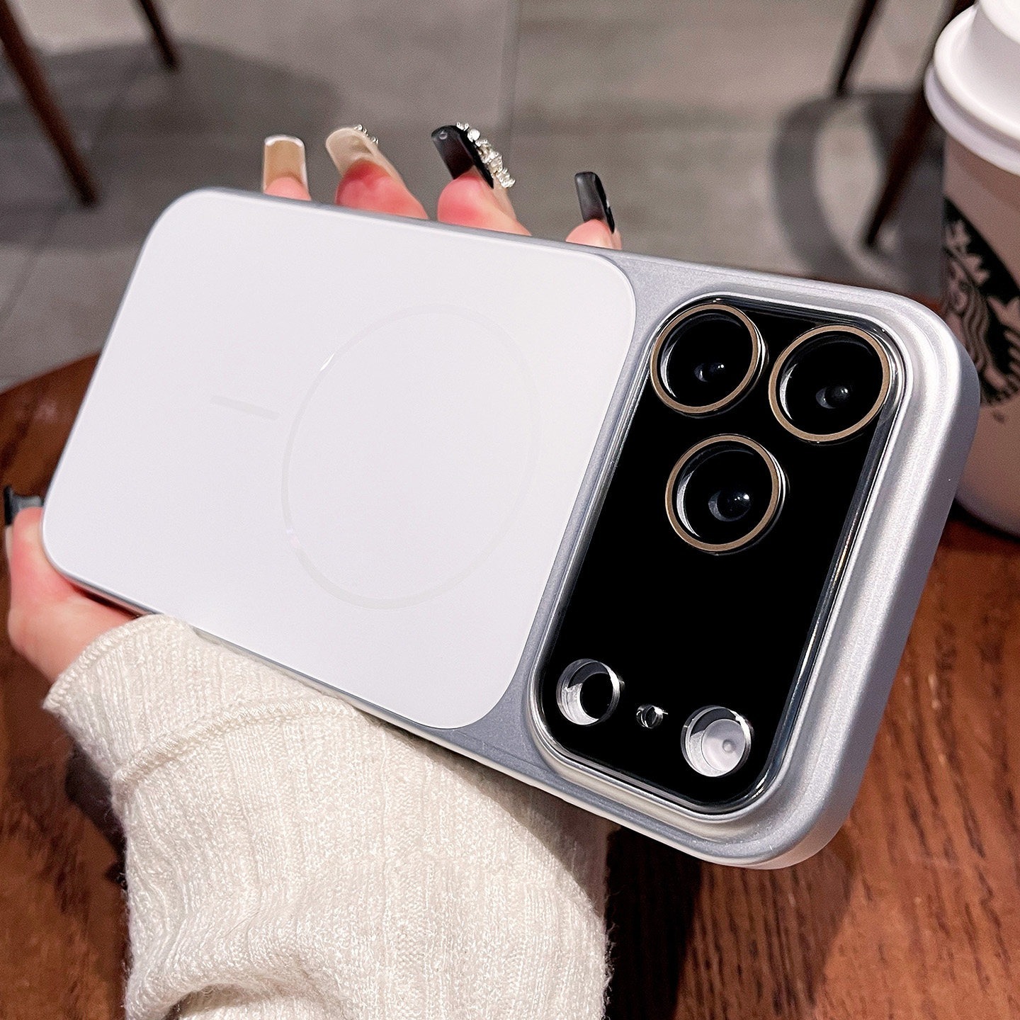 IPhone系列 高級感磨砂膚感Magsafe磁吸防摔手機殼 自帶鏡頭保護膜