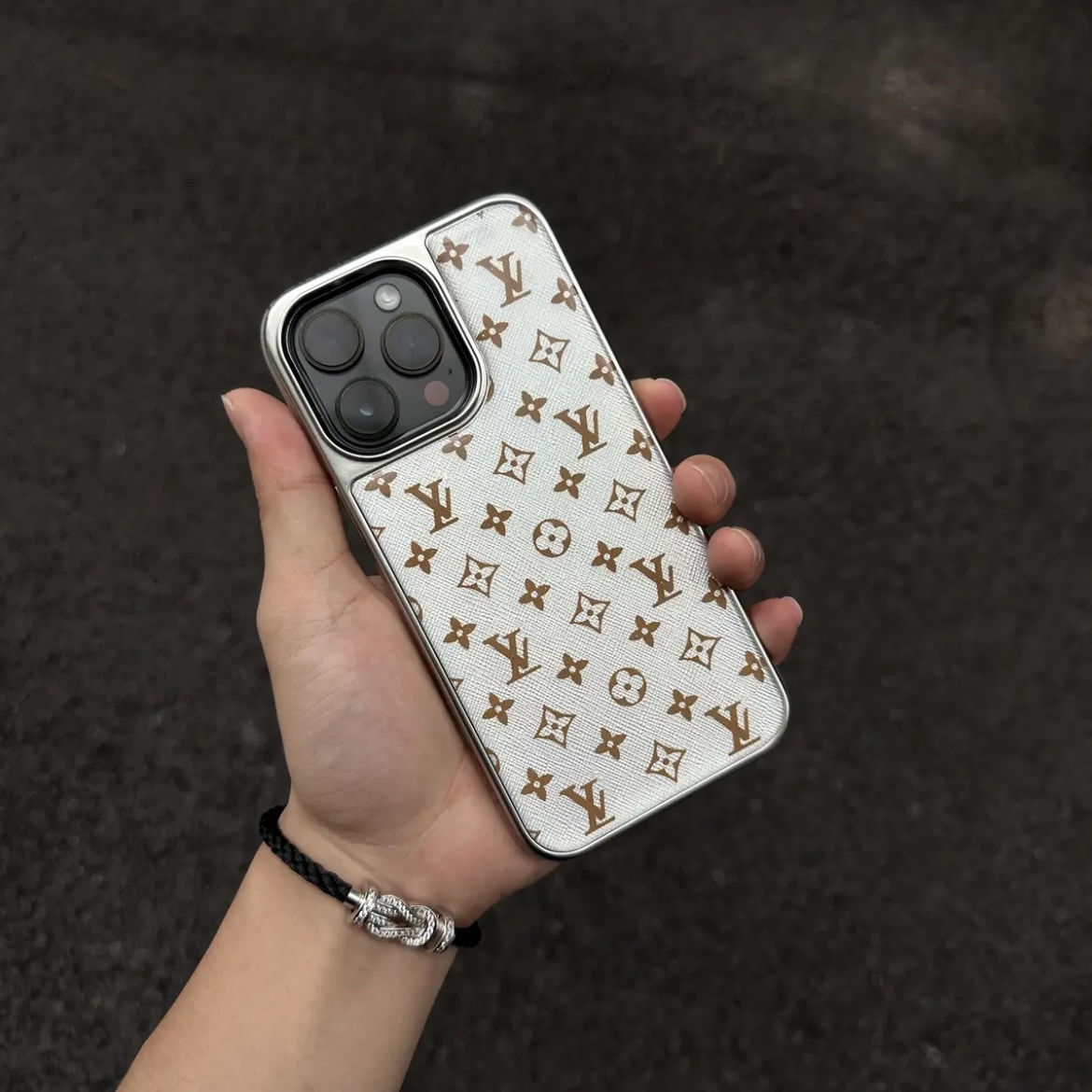 路易威登金屬邊框手機殼