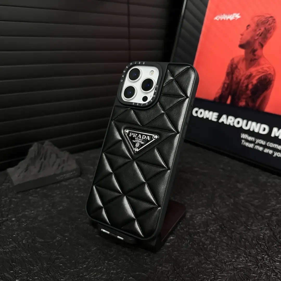 普拉達皮質金屬立標格菱紋手機殼