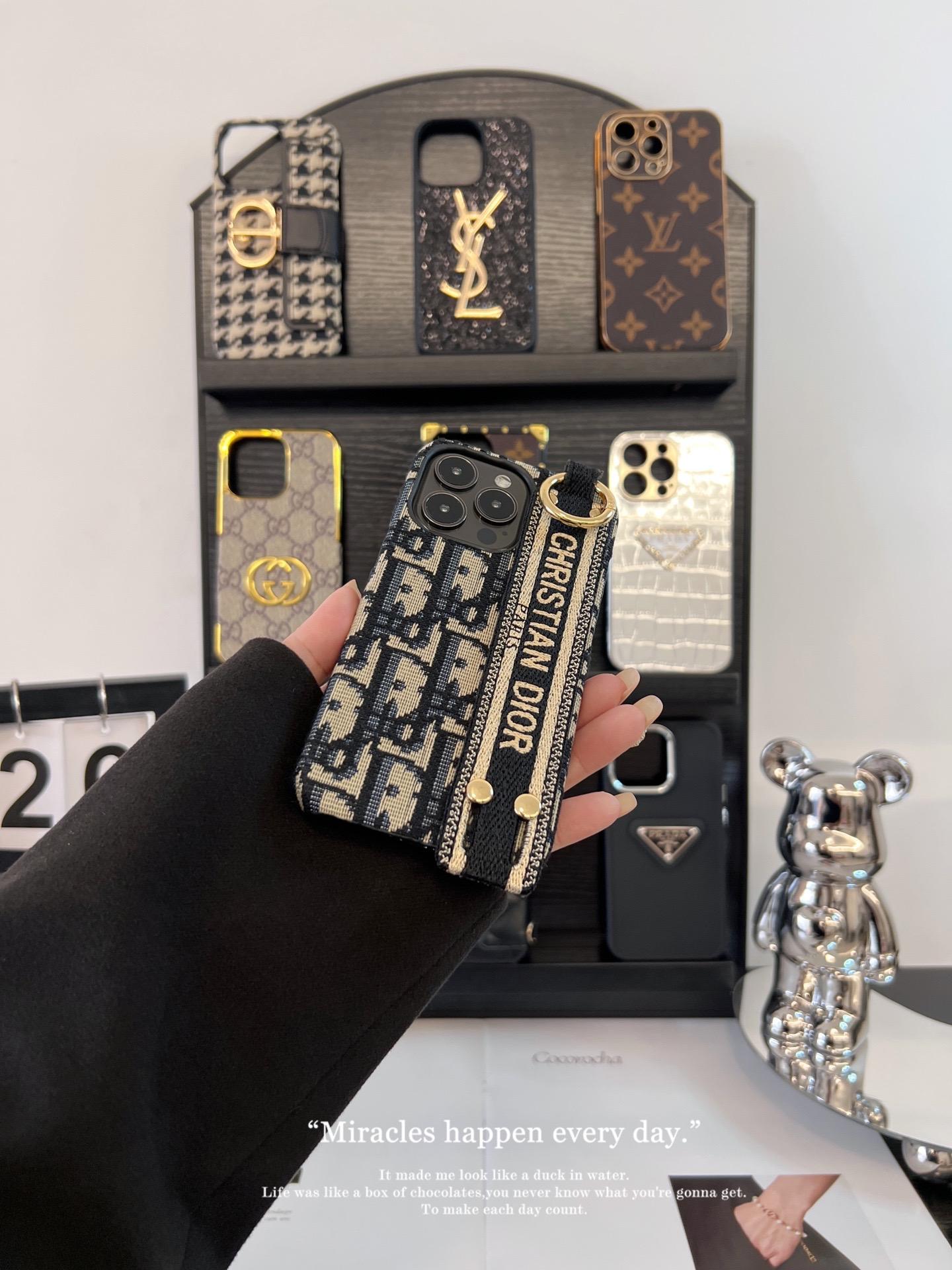 迪奧刺繡腕帶手機殼