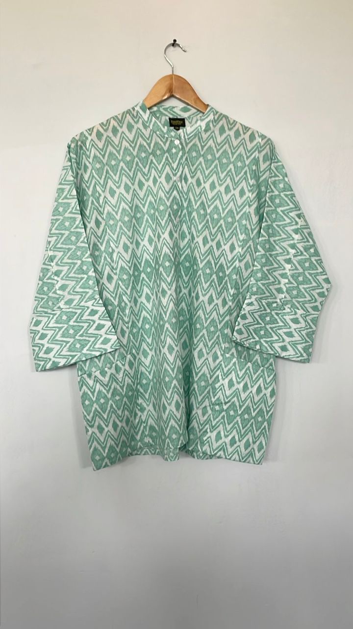 NEW ARRIVAL - OVERSIZED TOP