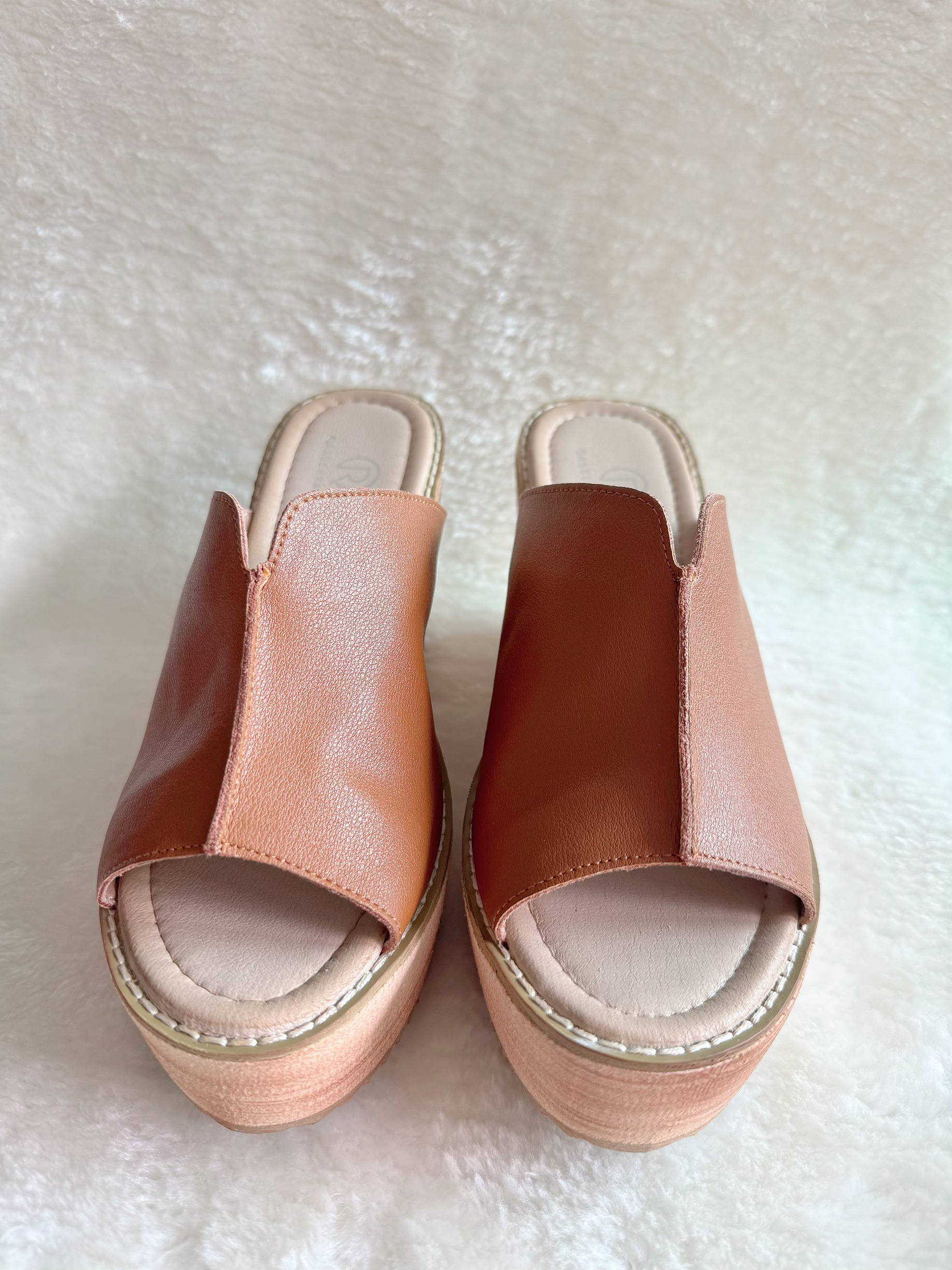LANA Leather Wedge