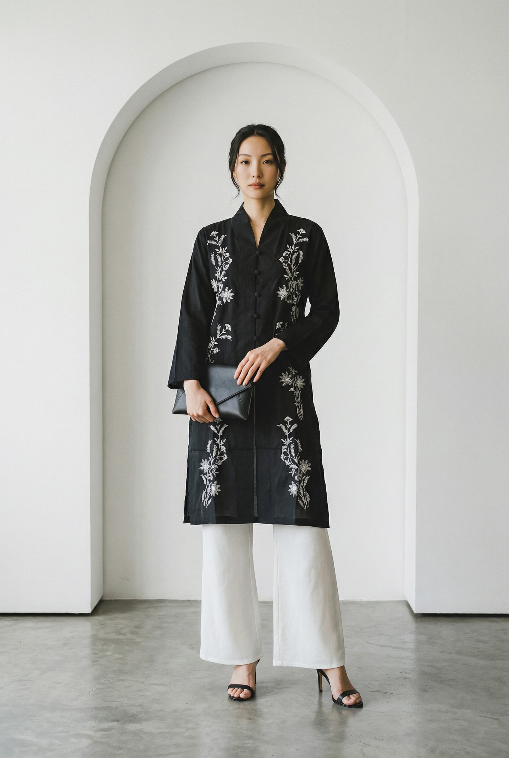 LIORA Embroidery Long Top