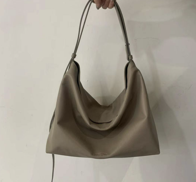 H9 | Chic Shoulder Bag Large