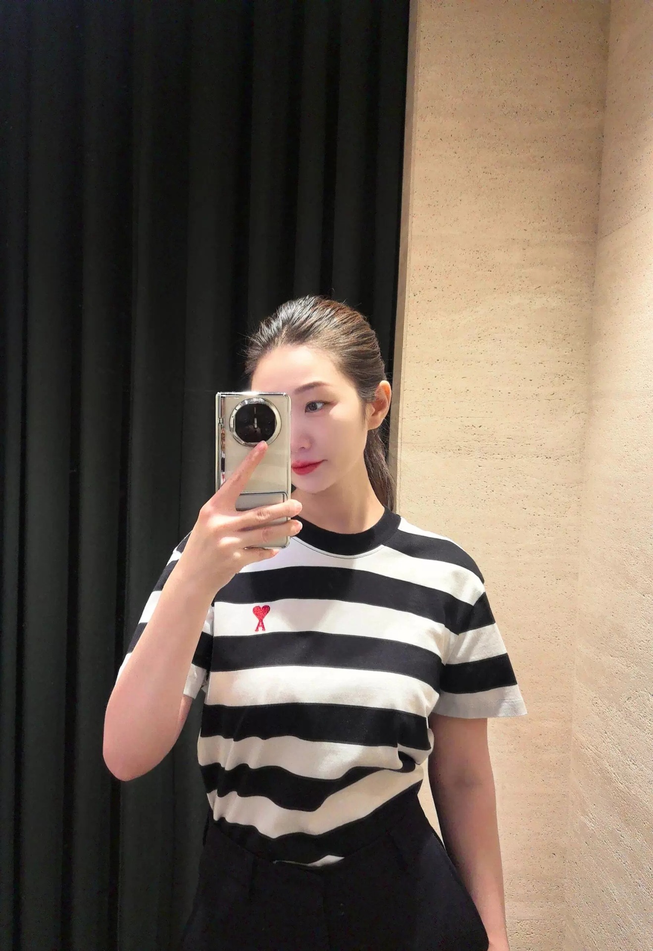 アミ・パリス ロゴプリントオーガニックコットン半袖Tシャツ