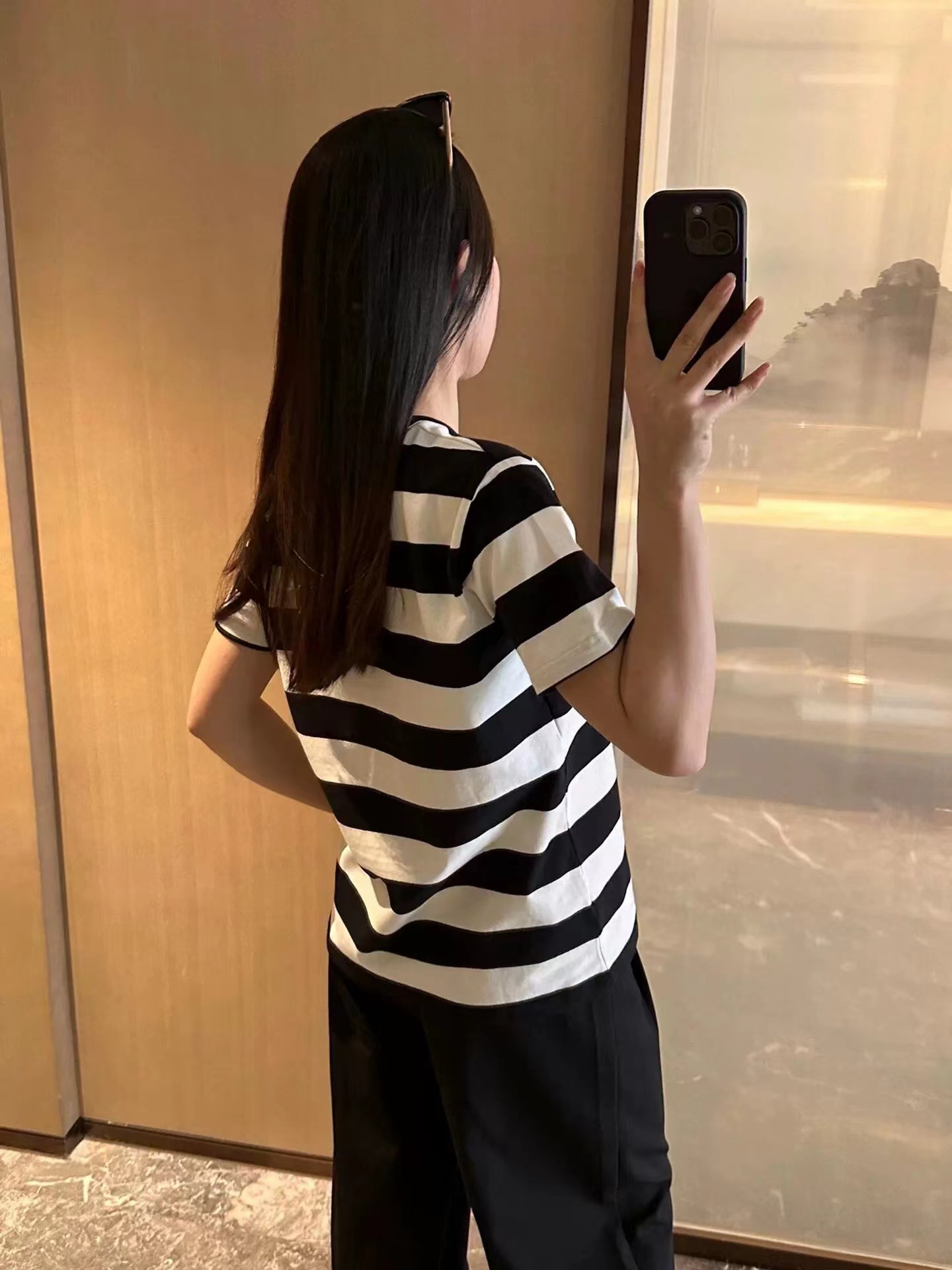 アミ・パリス ロゴプリントオーガニックコットン半袖Tシャツ
