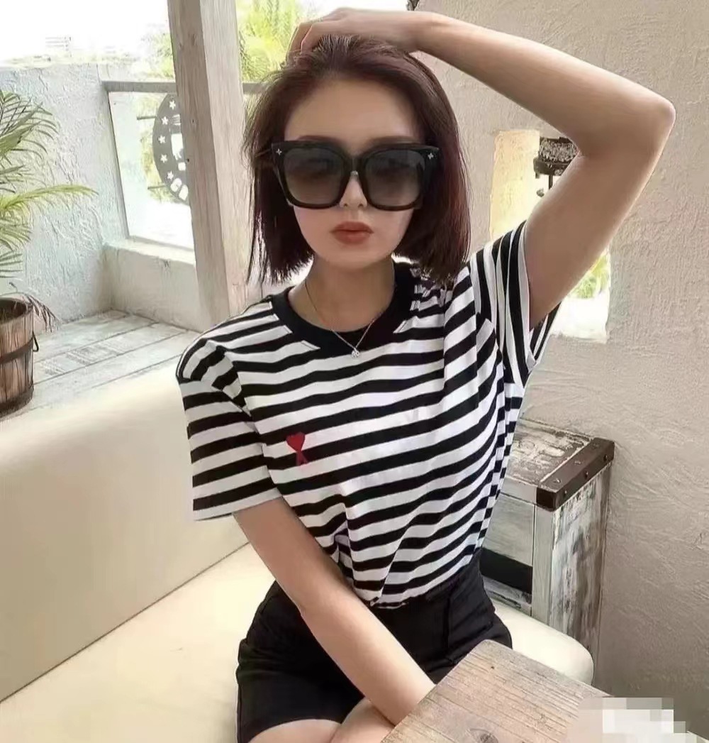 アミ・パリス ロゴプリントオーガニックコットン半袖Tシャツ